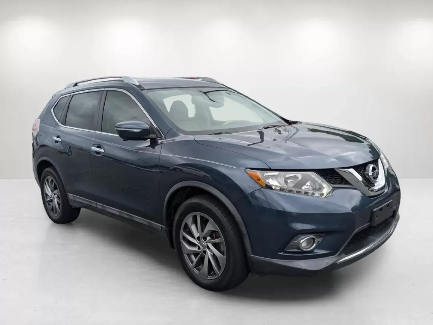 2015 /Almond Nissan Rogue SL (5N1AT2MT1FC) with an Other engine, located at 7000 Northlake Connector, Columbus, GA, 31904, (706) 987-8085, 32.524975, -84.978134 - **Discover Your Next Adventure with the 2015 Nissan Rogue at Gils Auto!**<br /> <br /> Are you ready to upgrade your driving experience? Whether you're a growing family looking for spacious comfort, a weekend warrior seeking adventure, or a daily commuter wanting efficiency and style, the 2015 Nissa - Photo#2