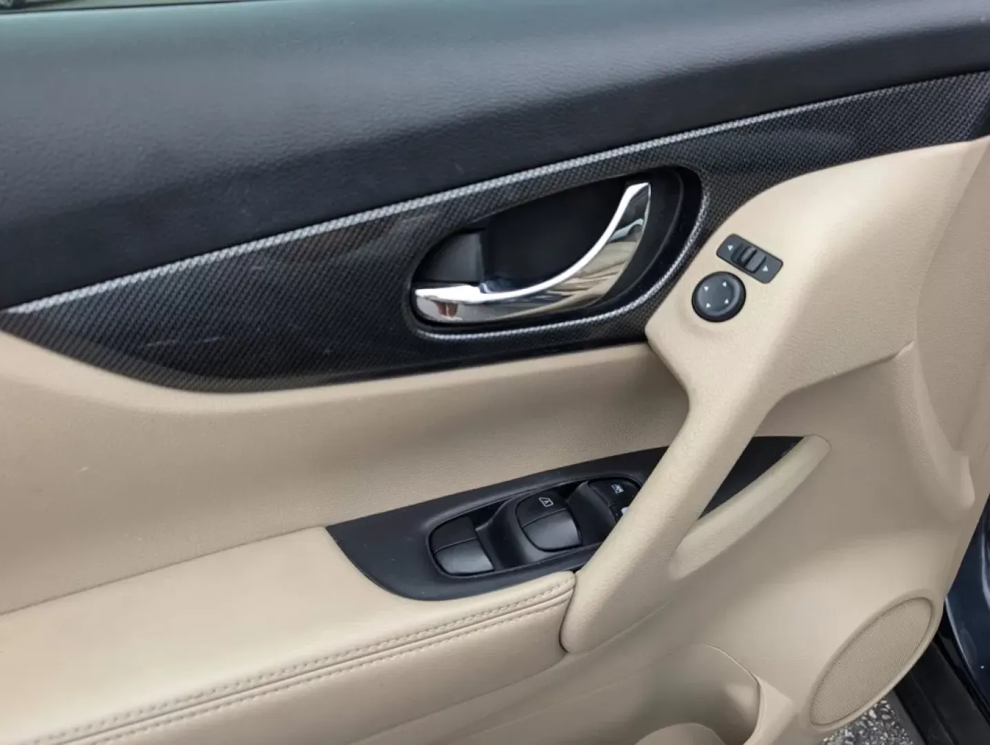 2015 /Almond Nissan Rogue SL (5N1AT2MT1FC) with an Other engine, located at 7000 Northlake Connector, Columbus, GA, 31904, (706) 987-8085, 32.524975, -84.978134 - **Discover Your Next Adventure with the 2015 Nissan Rogue at Gils Auto!**<br /> <br /> Are you ready to upgrade your driving experience? Whether you're a growing family looking for spacious comfort, a weekend warrior seeking adventure, or a daily commuter wanting efficiency and style, the 2015 Nissa - Photo#7