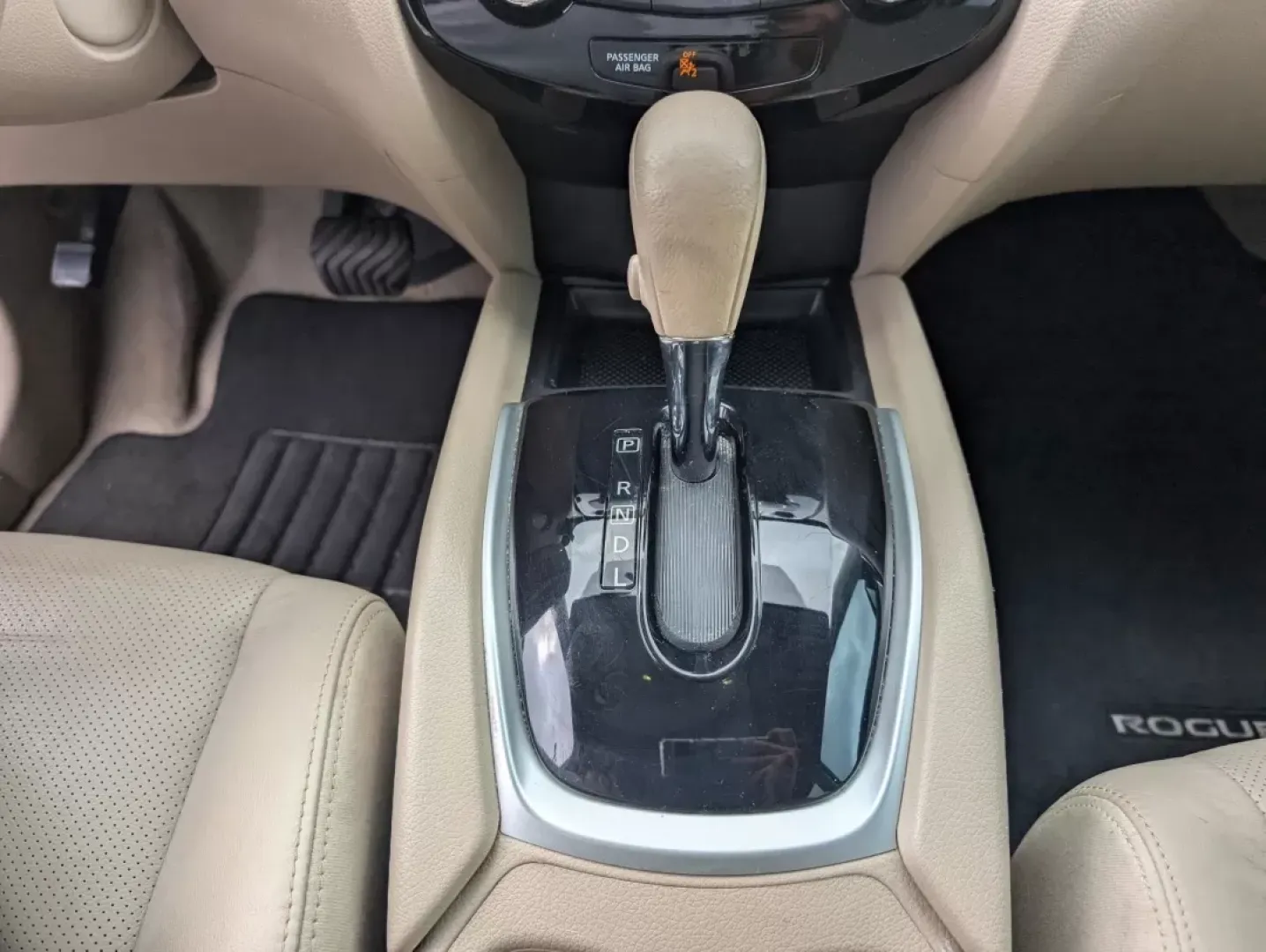 2015 /Almond Nissan Rogue SL (5N1AT2MT1FC) with an Other engine, located at 7000 Northlake Connector, Columbus, GA, 31904, (706) 987-8085, 32.524975, -84.978134 - **Discover Your Next Adventure with the 2015 Nissan Rogue at Gils Auto!**<br /> <br /> Are you ready to upgrade your driving experience? Whether you're a growing family looking for spacious comfort, a weekend warrior seeking adventure, or a daily commuter wanting efficiency and style, the 2015 Nissa - Photo#12