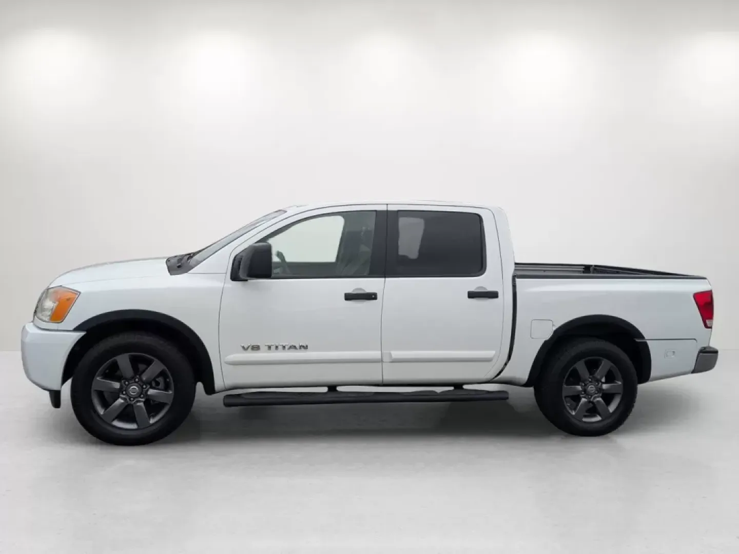 2015 /Almond Nissan Titan SV (1N6BA0EDXFN) with an Other engine, located at 1430 Gateway Drive, Opelika, AL, 36801, (334) 239-0944, 32.637871, -85.409790 - 2015 Nissan Titan SV - Photo#7