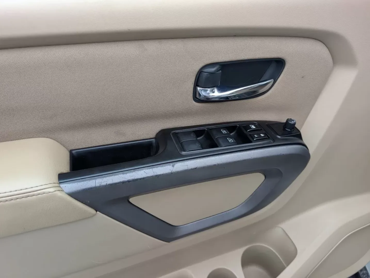2015 /Almond Nissan Titan SV (1N6BA0EDXFN) with an Other engine, located at 1430 Gateway Drive, Opelika, AL, 36801, (334) 239-0944, 32.637871, -85.409790 - 2015 Nissan Titan SV - Photo#8