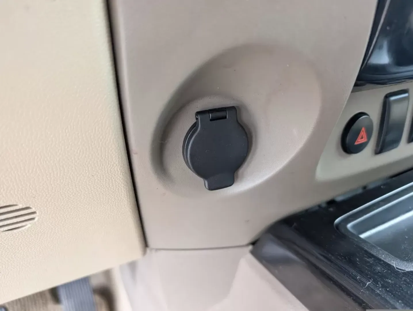 2015 /Almond Nissan Titan SV (1N6BA0EDXFN) with an Other engine, located at 1430 Gateway Drive, Opelika, AL, 36801, (334) 239-0944, 32.637871, -85.409790 - 2015 Nissan Titan SV - Photo#14