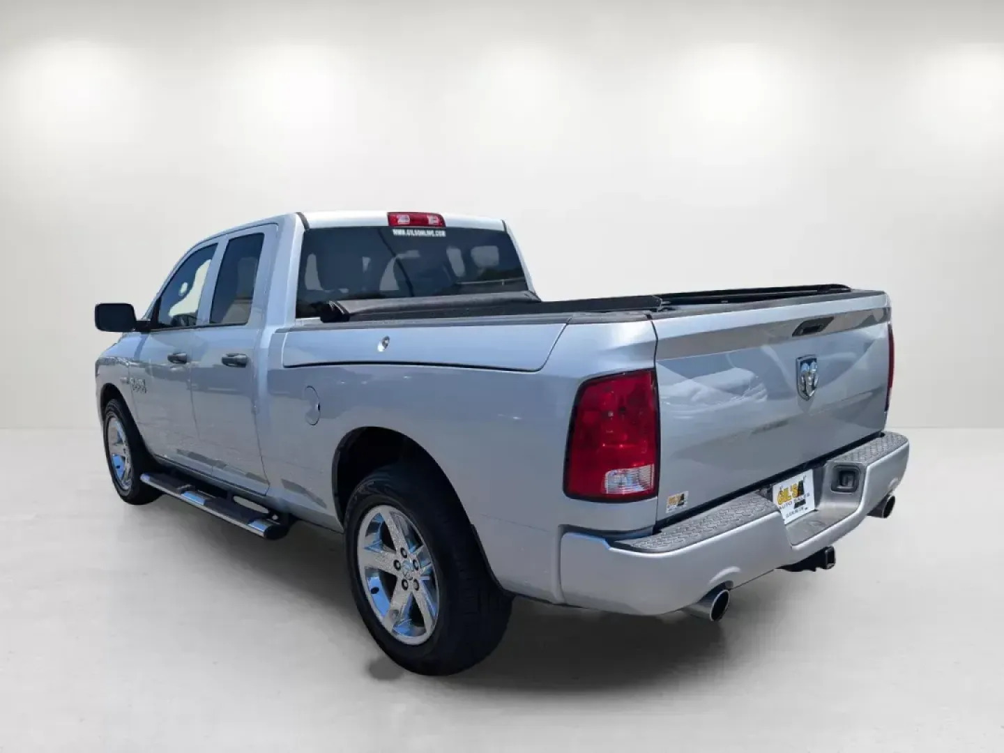 2015 /Diesel Gray/Black Ram 1500 Express (1C6RR6FT2FS) with an Regular Unleaded V-8 5.7 L/345 engine, 8-Speed Automatic w/OD transmission, located at 3959 U.S. 80 W, Phenix City, AL, 36870, (334) 297-4885, 32.469296, -85.135185 - 2015 Ram 1500 Express - Photo#7