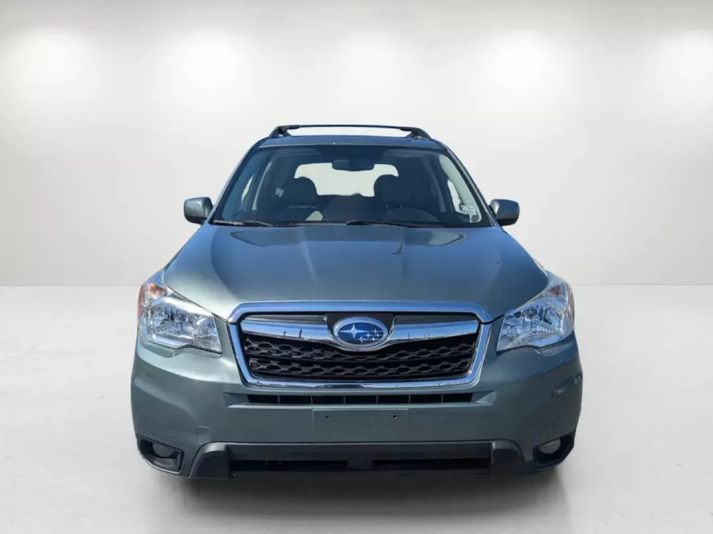 2015 /Gray Subaru Forester 2.5i Limited (JF2SJAHC5FH) with an Regular Unleaded H-4 2.5 L/152 engine, 6-Speed CVT w/OD transmission, located at 1430 Gateway Drive, Opelika, AL, 36801, (334) 239-0944, 32.637871, -85.409790 - 2015 Subaru Forester 2.5i Limited - Photo#1