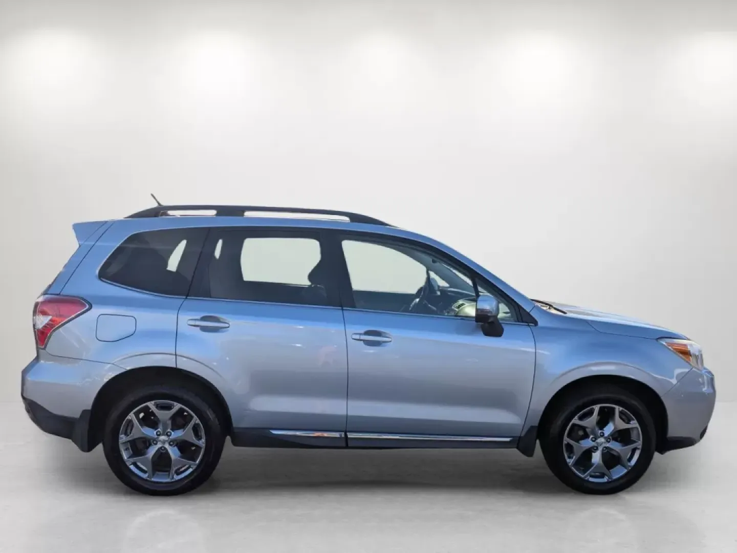 2015 /Gray Subaru Forester 2.5i Touring (JF2SJAWC7FH) with an Other engine, located at 804 22nd Ave, Phenix City, AL, 36870, (334) 297-1860, 32.484749, -85.024475 - **Explore the Outdoors with Confidence in This 2015 Subaru Forester!**<br /> <br /> Are you ready to embark on your next adventure? Whether you're a growing family seeking the perfect vehicle for weekend getaways or a commuter looking for a reliable ride for your daily drives, this 2015 Subaru Fores - Photo#3