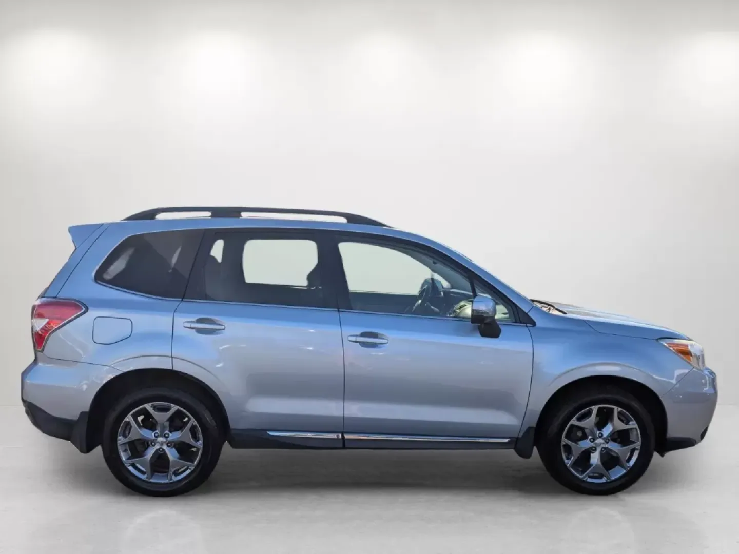 2015 /Gray Subaru Forester 2.5i Touring (JF2SJAWC7FH) with an Other engine, located at 804 22nd Ave, Phenix City, AL, 36870, (334) 297-1860, 32.484749, -85.024475 - **Explore the Outdoors with Confidence in This 2015 Subaru Forester!**<br /> <br /> Are you ready to embark on your next adventure? Whether you're a growing family seeking the perfect vehicle for weekend getaways or a commuter looking for a reliable ride for your daily drives, this 2015 Subaru Fores - Photo#4