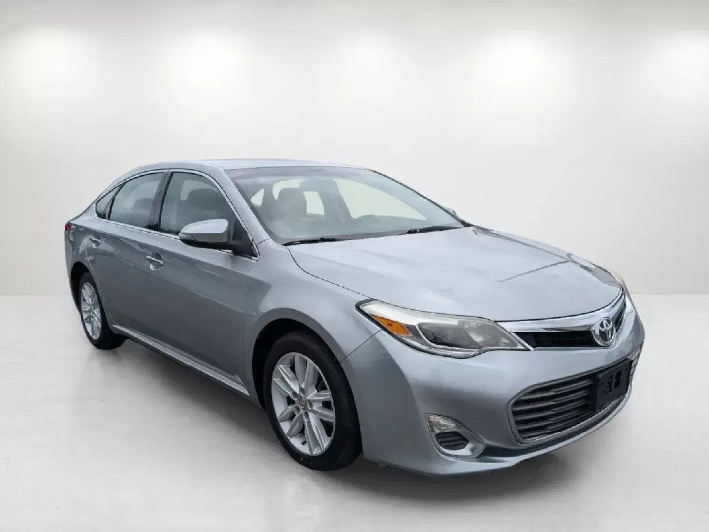 2015 Toyota Avalon XLE Premium (4T1BK1EB6FU) with an Regular Unleaded V-6 3.5 L/211 engine, 6-Speed Automatic w/OD transmission, located at 804 22nd Ave, Phenix City, AL, 36870, (334) 297-1860, 32.484749, -85.024475 - 2015 Toyota Avalon XLE Premium - Photo#3
