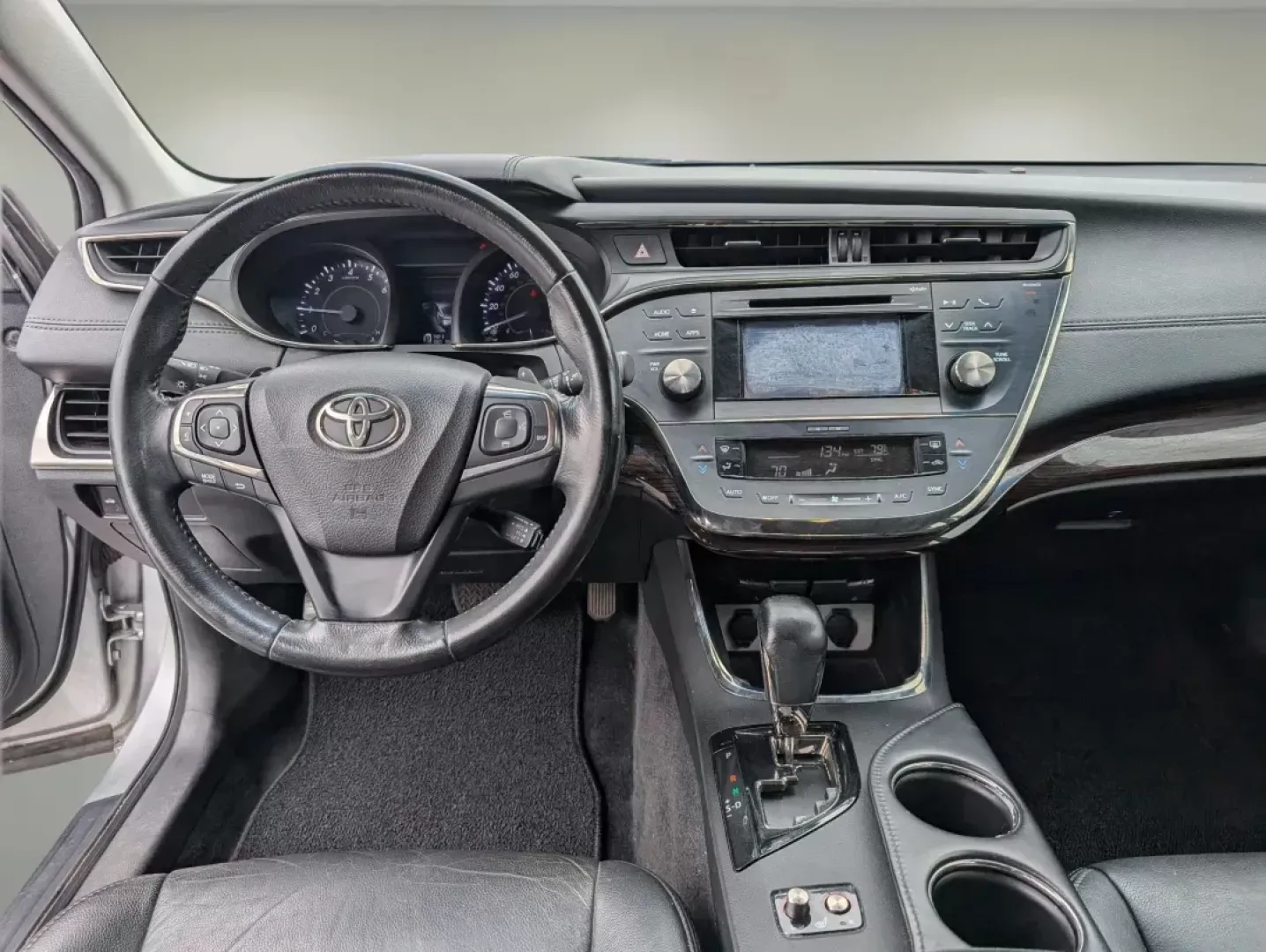 2015 Toyota Avalon XLE Premium (4T1BK1EB6FU) with an Regular Unleaded V-6 3.5 L/211 engine, 6-Speed Automatic w/OD transmission, located at 804 22nd Ave, Phenix City, AL, 36870, (334) 297-1860, 32.484749, -85.024475 - 2015 Toyota Avalon XLE Premium - Photo#12