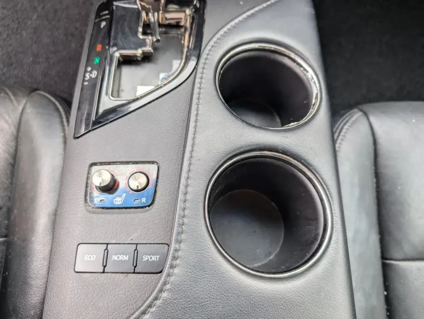 2015 Toyota Avalon XLE Premium (4T1BK1EB6FU) with an Regular Unleaded V-6 3.5 L/211 engine, 6-Speed Automatic w/OD transmission, located at 804 22nd Ave, Phenix City, AL, 36870, (334) 297-1860, 32.484749, -85.024475 - 2015 Toyota Avalon XLE Premium - Photo#13
