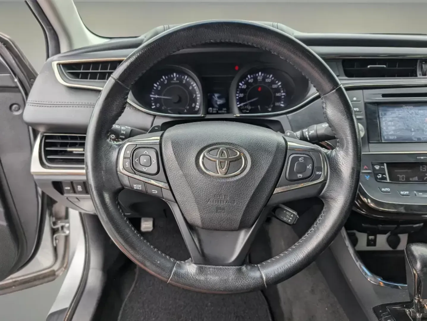 2015 Toyota Avalon XLE Premium (4T1BK1EB6FU) with an Regular Unleaded V-6 3.5 L/211 engine, 6-Speed Automatic w/OD transmission, located at 804 22nd Ave, Phenix City, AL, 36870, (334) 297-1860, 32.484749, -85.024475 - 2015 Toyota Avalon XLE Premium - Photo#16