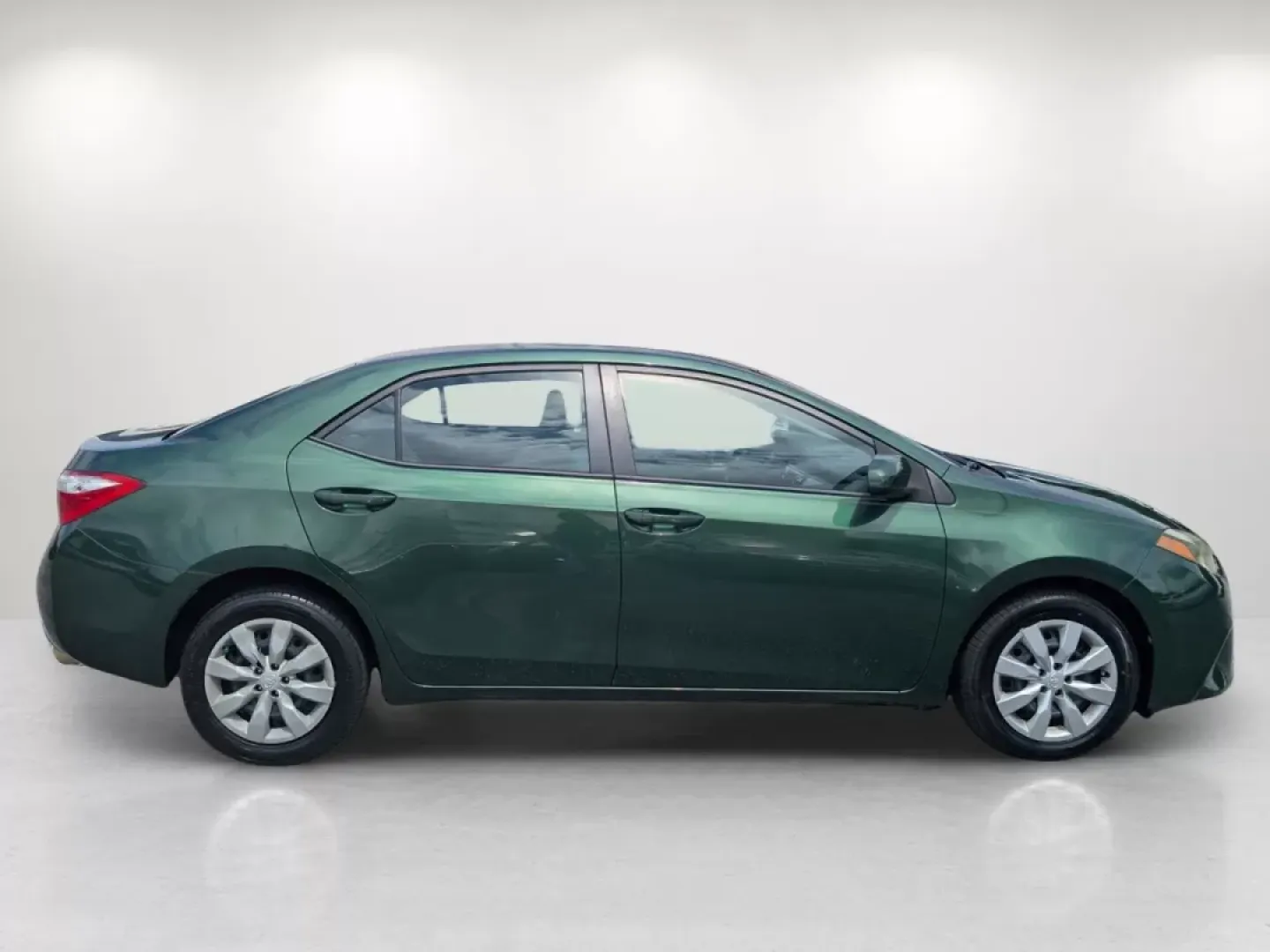 2015 Toyota Corolla LE (2T1BURHE8FC) with an Other engine, located at 7000 Northlake Connector, Columbus, GA, 31904, (706) 987-8085, 32.524975, -84.978134 - **Explore Life with a 2015 Toyota Corolla LE at Gils Auto Your Gateway to Affordable Automotive Solutions in Phenix City, AL!**<br /> <br /> Are you ready to elevate your daily commute or embark on weekend adventures without breaking the bank? Look no further than the 2015 Toyota Corolla LE, an ide - Photo#3