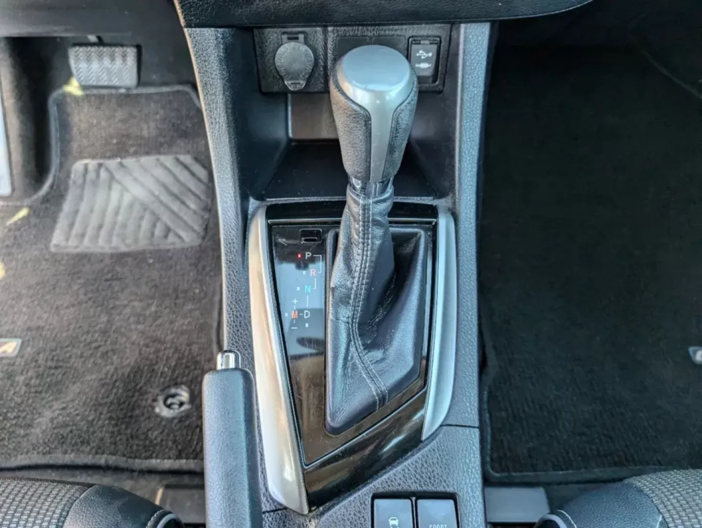 2015 Toyota Corolla S (2T1BURHE7FC) with an Regular Unleaded I-4 1.8 L/110 engine, 1-Speed CVT w/OD transmission, located at 7000 Northlake Connector, Columbus, GA, 31904, (706) 987-8085, 32.524975, -84.978134 - 2015 Toyota Corolla S - Photo#16