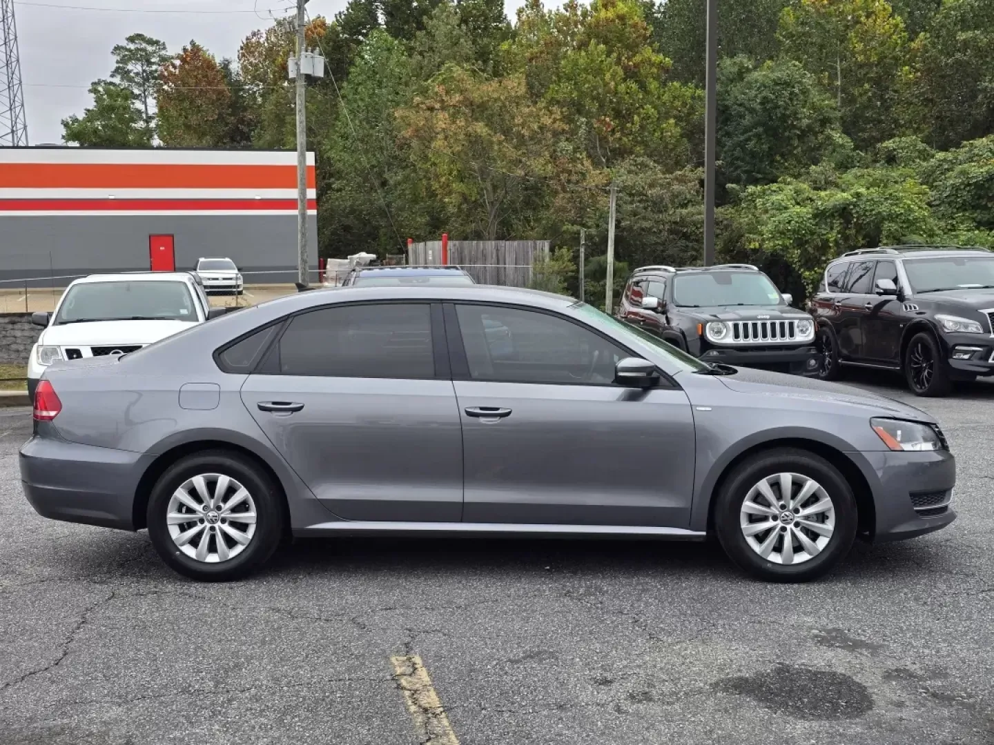 2015 Volkswagen Passat 1.8T S (1VWAT7A35FC) with an Other engine, located at 3959 U.S. 80 W, Phenix City, AL, 36870, (334) 297-4885, 32.469296, -85.135185 - **Discover the Perfect Blend of Comfort and Performance with the 2015 Volkswagen Passat! Ideal for Commuters and Growing Families Alike!**<br /> <br /> Are you searching for a dependable sedan that combines style, comfort, and functionality? Look no further than this 2015 Volkswagen Passat, availabl - Photo#3