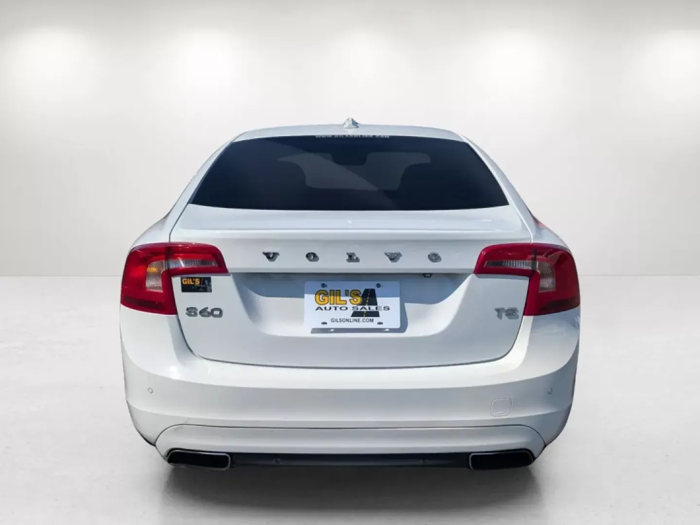 2015 Volvo S60 T5 Drive-E Platinum (YV140MFM3F1) with an Other engine, located at 7000 Northlake Connector, Columbus, GA, 31904, (706) 987-8085, 32.524975, -84.978134 - Looking for a stylish and reliable sedan that combines safety, comfort, and advanced tech features? The 2015 Volvo S60 T5 Drive-E Platinum could be your ideal match! Perfect for busy professionals commuting through Phenix City, AL, or growing families navigating everyday adventures, this sophisticat - Photo#5