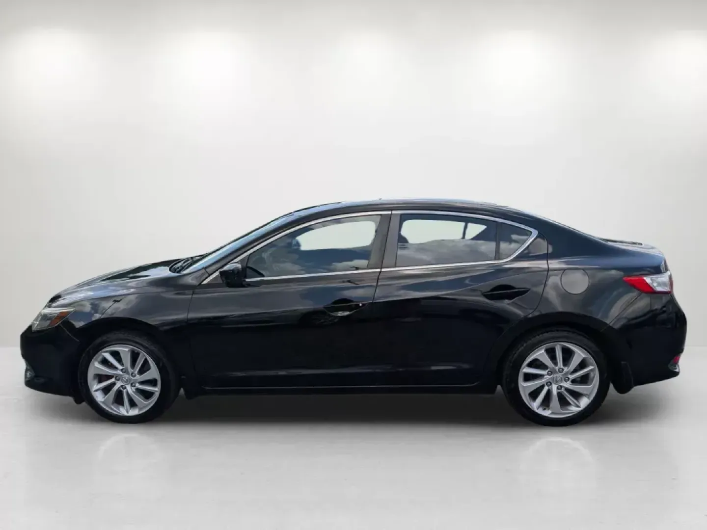2016 Acura ILX w/Premium Pkg (19UDE2F7XGA) with an Premium Unleaded I-4 2.4 L/144 engine, 8-Speed Auto-Shift Manual w/OD transmission, located at 5115 14th Ave., Columbus, GA, 31904, (706) 323-0345, 32.511494, -84.971046 - **Elevate Your Driving Experience with the 2016 Acura ILX Perfect for Your Next Adventure!**<br /> <br /> If you're searching for a vehicle that combines style, performance, and reliability, look no further than this stunning 2016 Acura ILX, available now at Gils Auto in Columbus, GA. With its slee - Photo#7