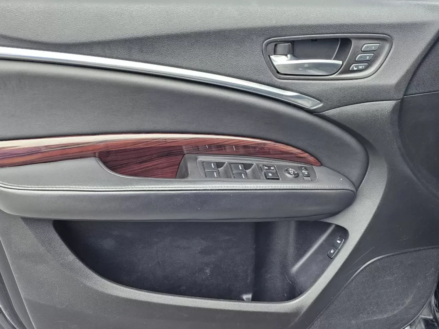 2016 Acura MDX w/Advance/Entertainment (5FRYD4H90GB) with an Other engine, located at 3959 U.S. 80 W, Phenix City, AL, 36870, (334) 297-4885, 32.469296, -85.135185 - **Discover Your Next Adventure with the 2016 Acura MDX at Gils Auto Prattville!**<br /> <br /> If you're looking for a vehicle that seamlessly blends luxury, performance, and practicality, the 2016 Acura MDX is your ideal partner for family road trips, daily commutes, and everything in between. Wit - Photo#9