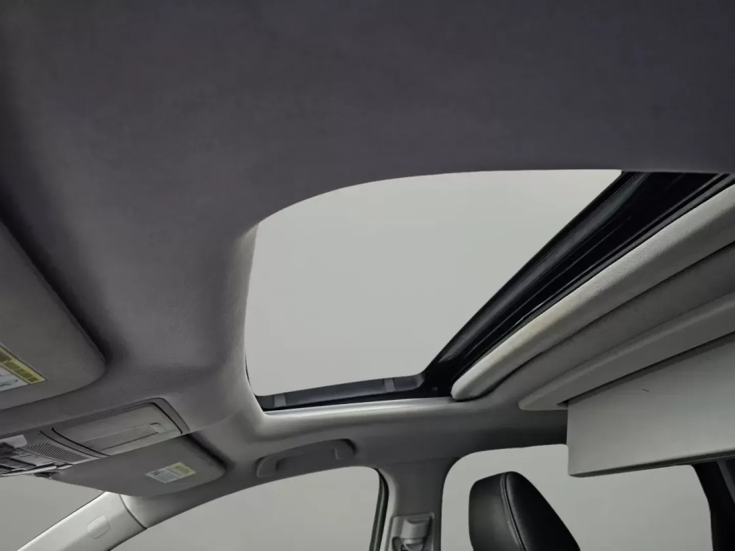 2016 Acura MDX w/Advance/Entertainment (5FRYD4H90GB) with an Other engine, located at 3959 U.S. 80 W, Phenix City, AL, 36870, (334) 297-4885, 32.469296, -85.135185 - **Discover Your Next Adventure with the 2016 Acura MDX at Gils Auto Prattville!**<br /> <br /> If you're looking for a vehicle that seamlessly blends luxury, performance, and practicality, the 2016 Acura MDX is your ideal partner for family road trips, daily commutes, and everything in between. Wit - Photo#11