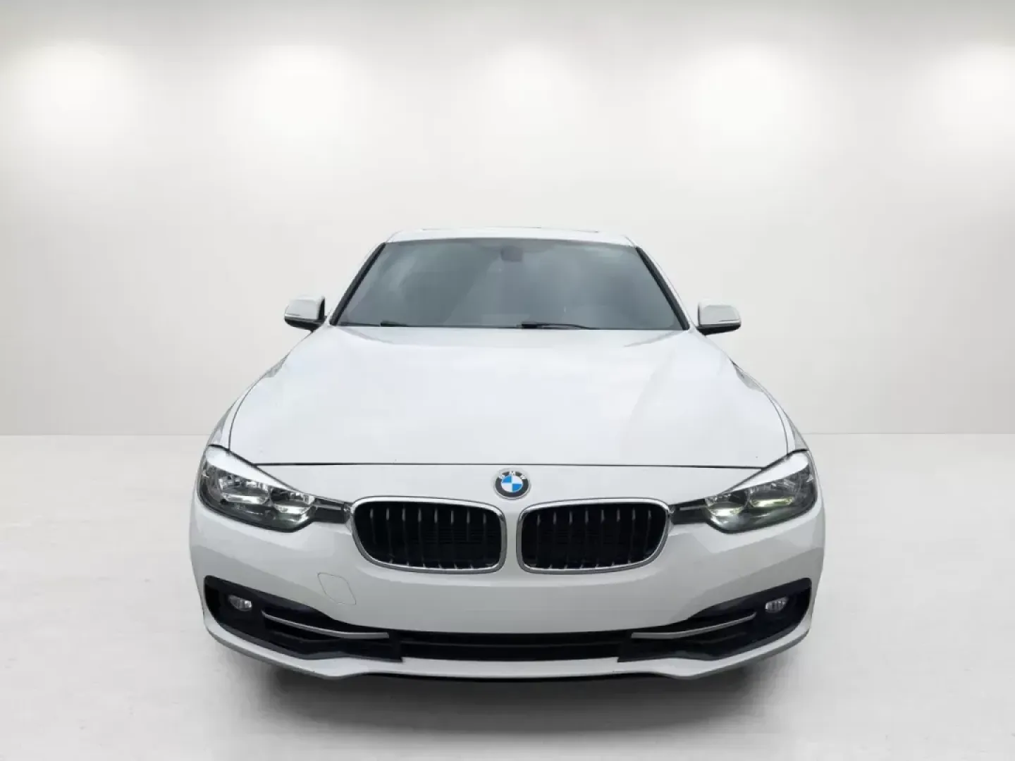 2016 BMW 3 Series 328i (WBA8E9C57GK) with an Intercooled Turbo Premium Unleaded I-4 2.0 L/122 engine, 8-Speed Automatic w/OD transmission, located at 7000 Northlake Connector, Columbus, GA, 31904, (706) 987-8085, 32.524975, -84.978134 - 2016 BMW 3 Series 328i - Photo#6