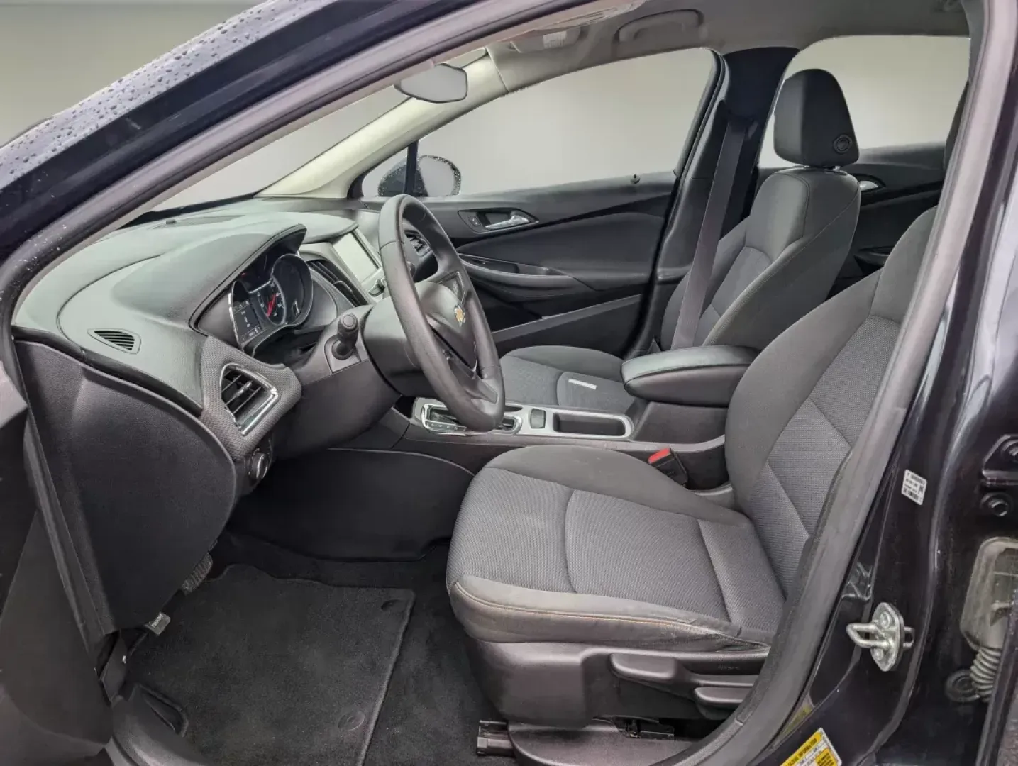 2016 /Jet Black Chevrolet Cruze LS (1G1BC5SM0G7) with an Turbocharged Gas I4 1.4L/ engine, 6-Speed Automatic transmission, located at 1430 Gateway Drive, Opelika, AL, 36801, (334) 239-0944, 32.637871, -85.409790 - 2016 Chevrolet Cruze LS - Photo#10