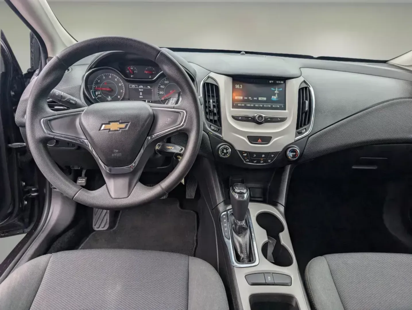 2016 /Jet Black Chevrolet Cruze LS (1G1BC5SM0G7) with an Turbocharged Gas I4 1.4L/ engine, 6-Speed Automatic transmission, located at 1430 Gateway Drive, Opelika, AL, 36801, (334) 239-0944, 32.637871, -85.409790 - 2016 Chevrolet Cruze LS - Photo#12