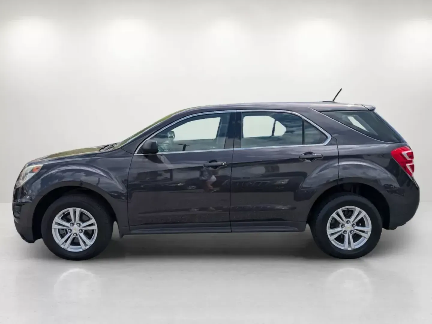 2016 /Jet Black Chevrolet Equinox LS (2GNALBEK9G6) with an Gas I4 2.4/145 engine, 6-Speed Automatic transmission, located at 804 22nd Ave, Phenix City, AL, 36870, (334) 297-1860, 32.484749, -85.024475 - **Experience Adventure with the 2016 Chevrolet Equinox LS Your Perfect Road Companion!**<br /> <br /> Are you ready to elevate your daily commute or embark on weekend adventures with family and friends? The 2016 Chevrolet Equinox LS is designed to meet the demands of modern lifestyles, making it a - Photo#8