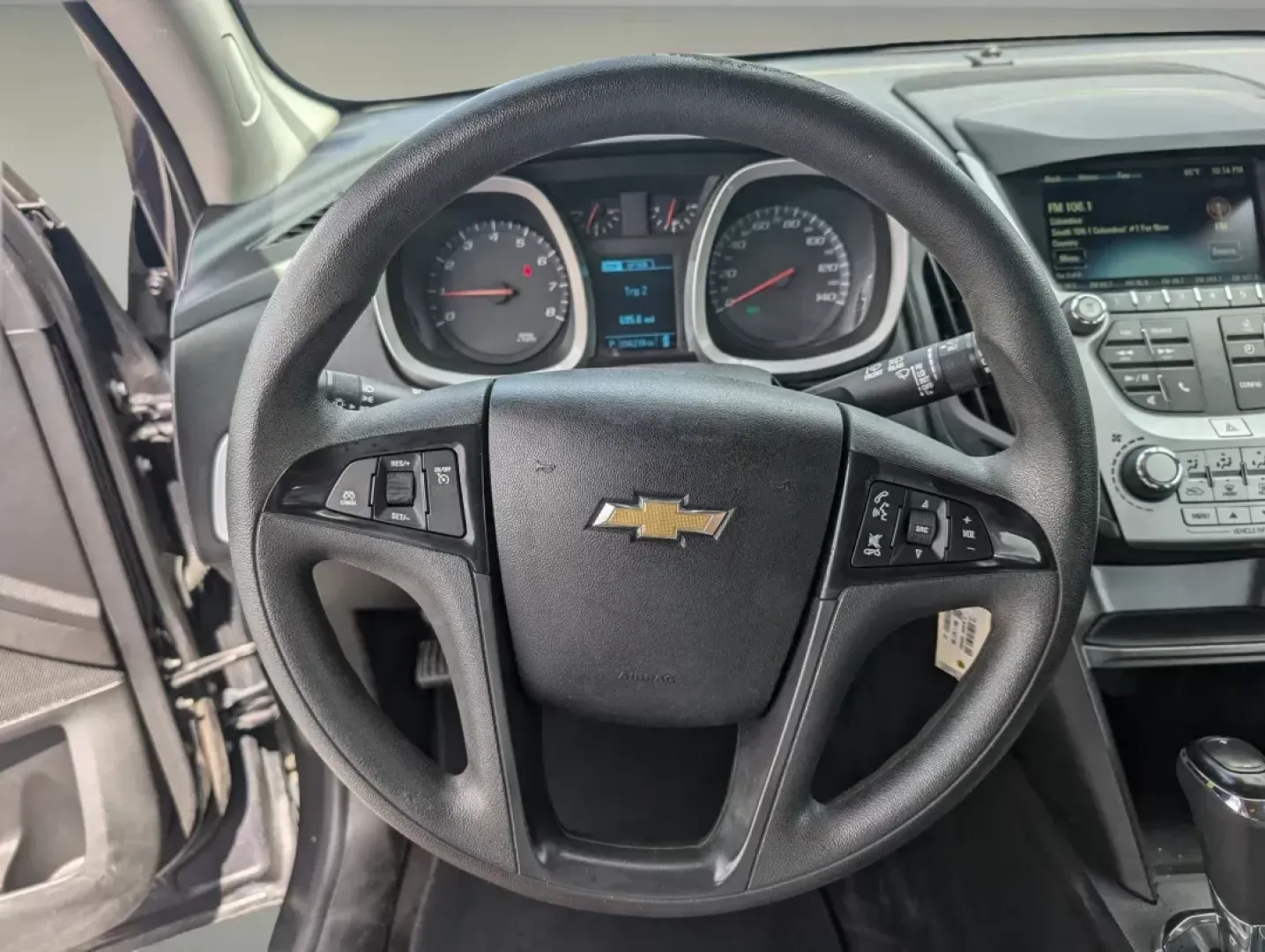 2016 /Jet Black Chevrolet Equinox LS (2GNALBEK9G6) with an Gas I4 2.4/145 engine, 6-Speed Automatic transmission, located at 804 22nd Ave, Phenix City, AL, 36870, (334) 297-1860, 32.484749, -85.024475 - **Experience Adventure with the 2016 Chevrolet Equinox LS Your Perfect Road Companion!**<br /> <br /> Are you ready to elevate your daily commute or embark on weekend adventures with family and friends? The 2016 Chevrolet Equinox LS is designed to meet the demands of modern lifestyles, making it a - Photo#16