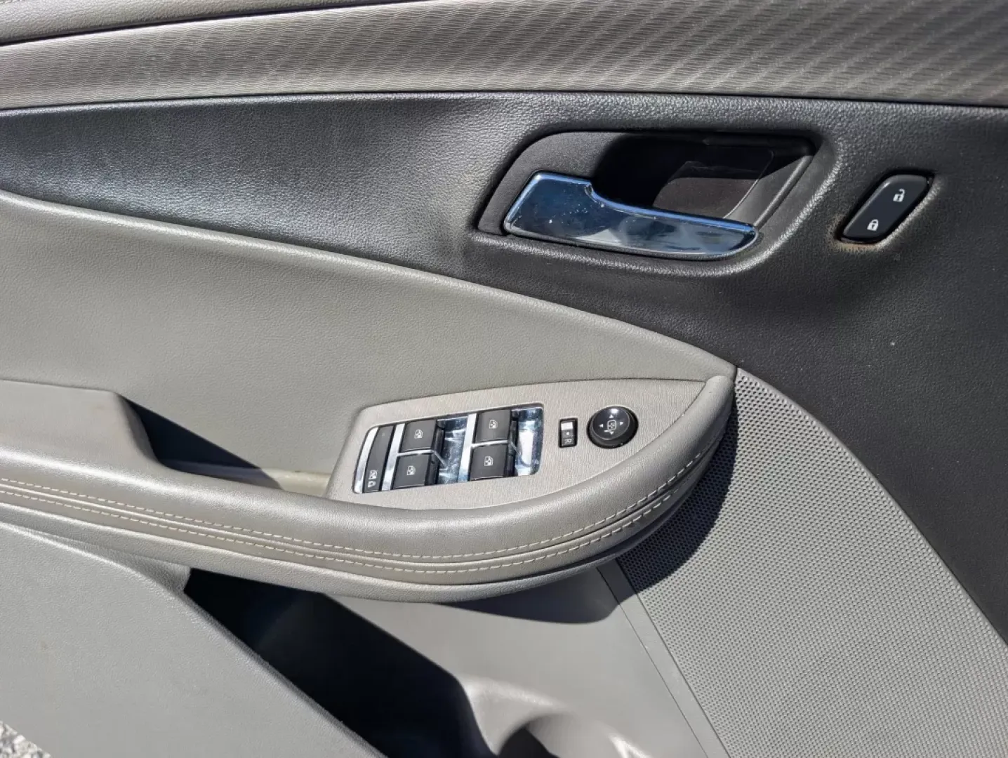 2016 /Jet Black/Dark Titanium Chevrolet Impala LS (2G11X5SA5G9) with an Other engine, located at 3959 U.S. 80 W, Phenix City, AL, 36870, (334) 297-4885, 32.469296, -85.135185 - **Discover the Perfect Family Sedan: 2016 Chevrolet Impala at Gils Auto - Phenix City**<br /> <br /> Are you searching for a reliable sedan that combines style, comfort, and performance for your family? Look no further! At Gils Auto, located at 3959 U.S. 80 W, Phenix City, AL, we are proud to presen - Photo#9