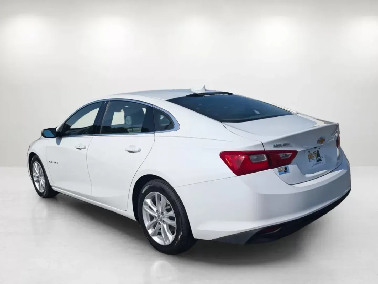 2016 /Dark Atmosphere/Medium Ash Gray Chevrolet Malibu LT (1G1ZE5ST7GF) with an Turbocharged Gas I4 1.5L/91 engine, 6-Speed Automatic transmission, located at 1430 Gateway Drive, Opelika, AL, 36801, (334) 239-0944, 32.637871, -85.409790 - 2016 Chevrolet Malibu LT - Photo#6