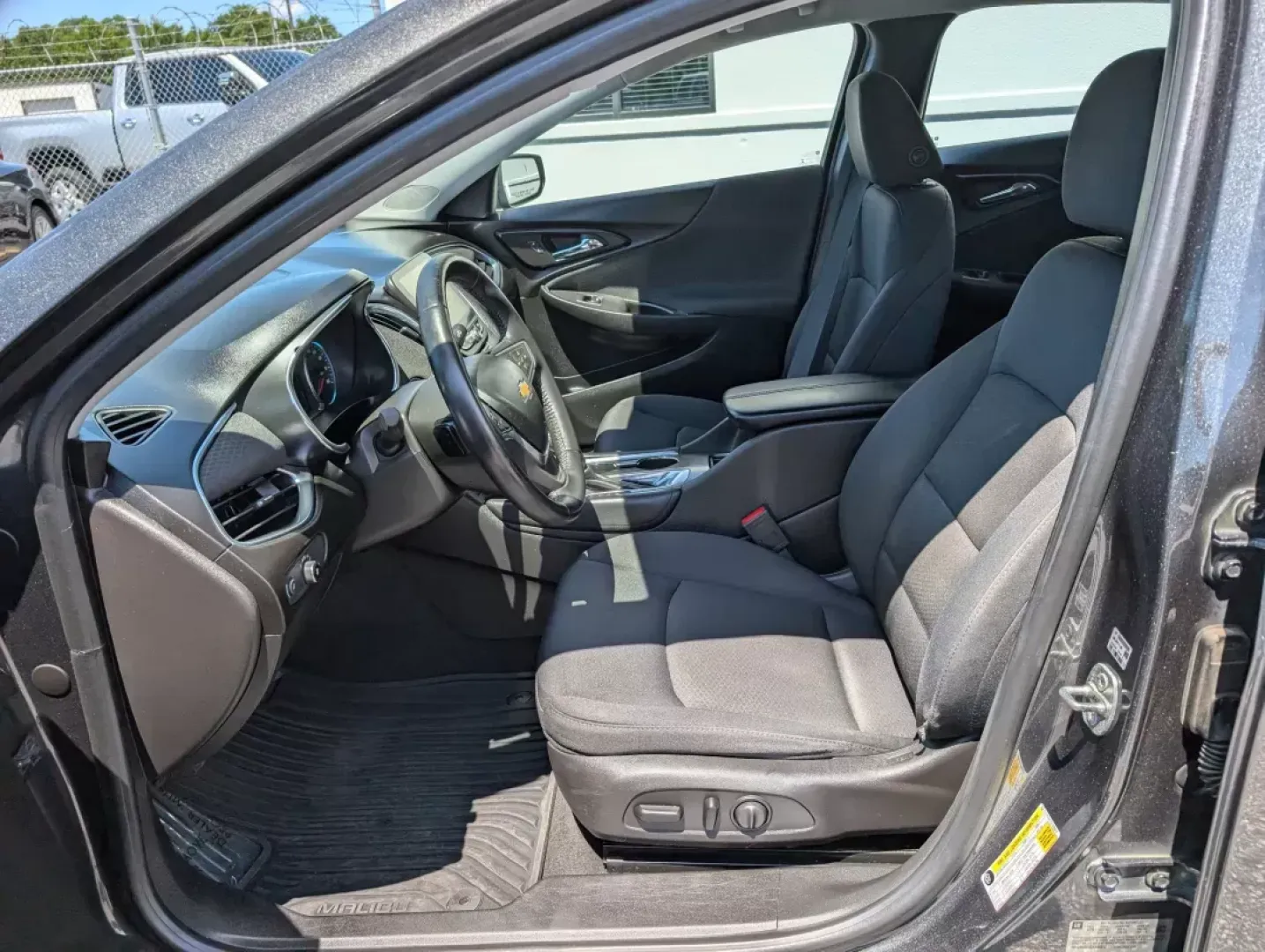 2016 /Jet Black Chevrolet Malibu LT (1G1ZE5ST7GF) with an Other engine, located at 5115 14th Ave., Columbus, GA, 31904, (706) 323-0345, 32.511494, -84.971046 - **Drive Toward Your Next Adventure with the 2016 Chevrolet Malibu LT at Gils Auto - Columbus!**<br /> <br /> Are you searching for the perfect blend of style, comfort, and performance for your daily commute or family outings? Look no further than this stunning 2016 Chevrolet Malibu LT, available now - Photo#9