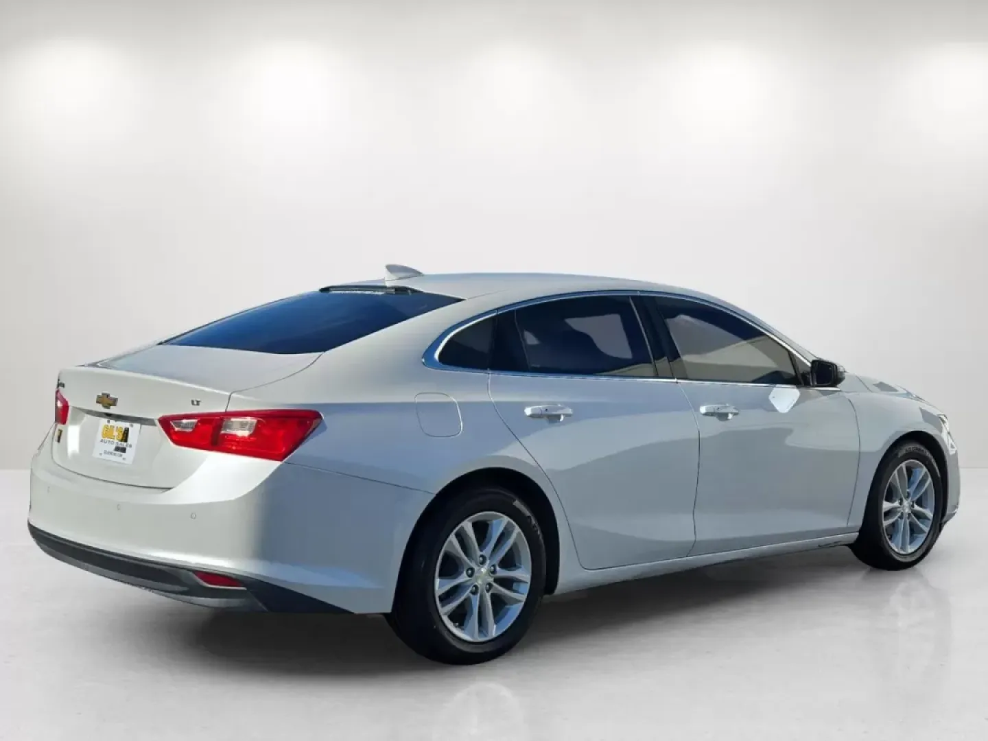 2016 /Jet Black Chevrolet Malibu LT (1G1ZE5ST0GF) with an Other engine, located at 3959 U.S. 80 W, Phenix City, AL, 36870, (334) 297-4885, 32.469296, -85.135185 - **Elevate Your Commute with this 2016 Chevrolet Malibu LT at Gils Auto - Phenix City!**<br /> <br /> Are you looking for a reliable sedan that combines style, comfort, and cutting-edge technology? Look no further! The 2016 Chevrolet Malibu LT is the perfect vehicle for your daily commute or family o - Photo#5