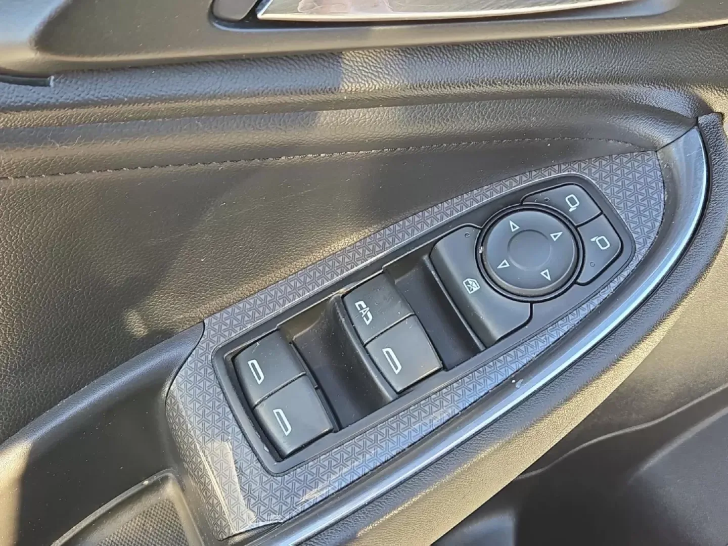 2016 /Jet Black Chevrolet Malibu LT (1G1ZE5ST0GF) with an Other engine, located at 3959 U.S. 80 W, Phenix City, AL, 36870, (334) 297-4885, 32.469296, -85.135185 - **Elevate Your Commute with this 2016 Chevrolet Malibu LT at Gils Auto - Phenix City!**<br /> <br /> Are you looking for a reliable sedan that combines style, comfort, and cutting-edge technology? Look no further! The 2016 Chevrolet Malibu LT is the perfect vehicle for your daily commute or family o - Photo#10