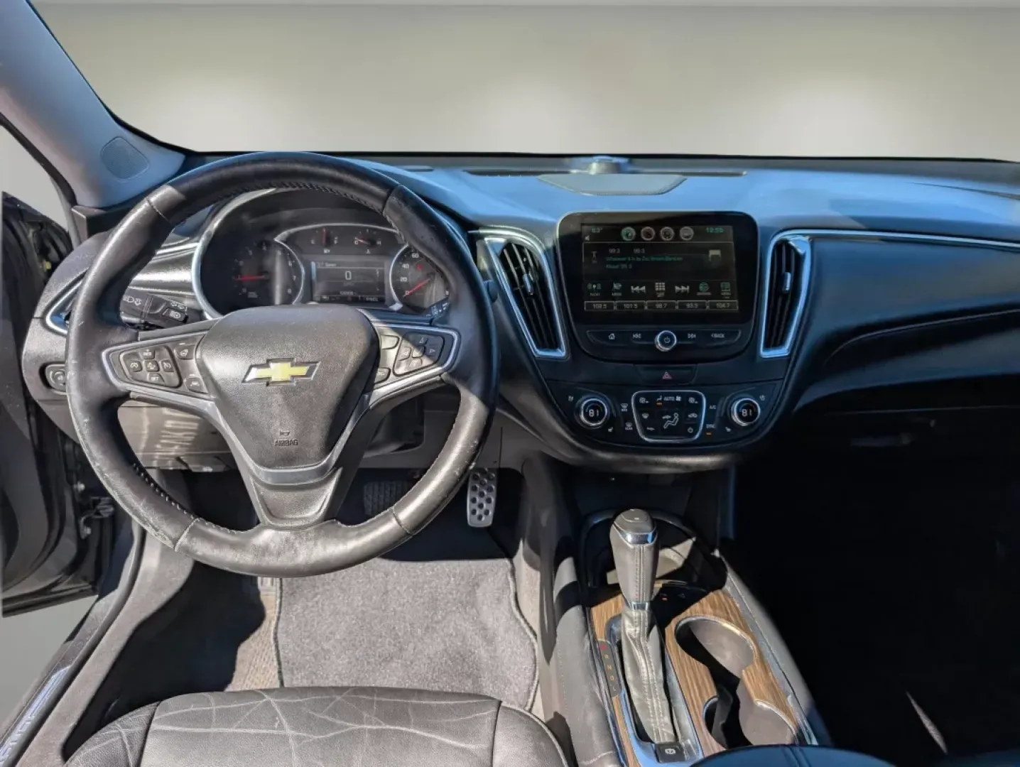 2016 /Jet Black Chevrolet Malibu Premier (1G1ZH5SX2GF) with an Other engine, located at 5115 14th Ave., Columbus, GA, 31904, (706) 323-0345, 32.511494, -84.971046 - Discover the perfect sedan that combines style, safety, and cutting-edge technology, making it the ideal choice for your daily commute or weekend adventures. Introducing the 2016 Chevrolet Malibu Premier, available now at Gils Auto in Phenix City, AL. This vehicle isn't just about getting from point - Photo#9