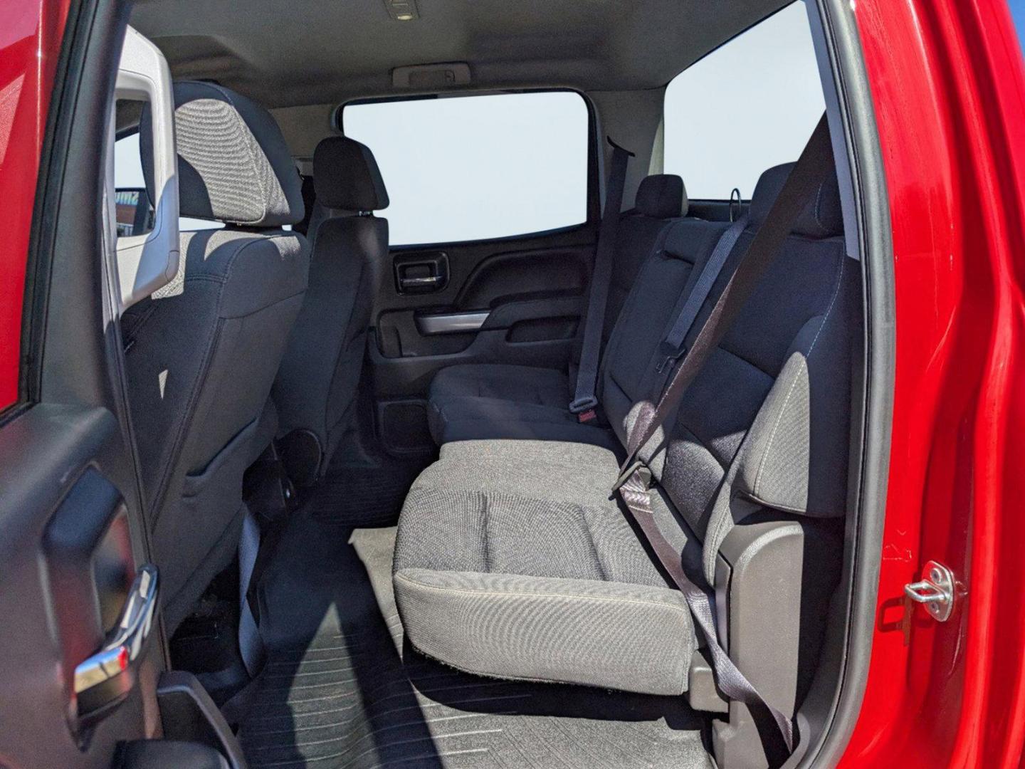 2016 /Jet Black Chevrolet Silverado 1500 LT (3GCUKREC2GG) with an Gas V8 5.3L/325 engine, 6-Speed Automatic transmission, located at 3959 U.S. 80 W, Phenix City, AL, 36870, (334) 297-4885, 32.469296, -85.135185 - 2016 Chevrolet Silverado 1500 LT - Photo#12