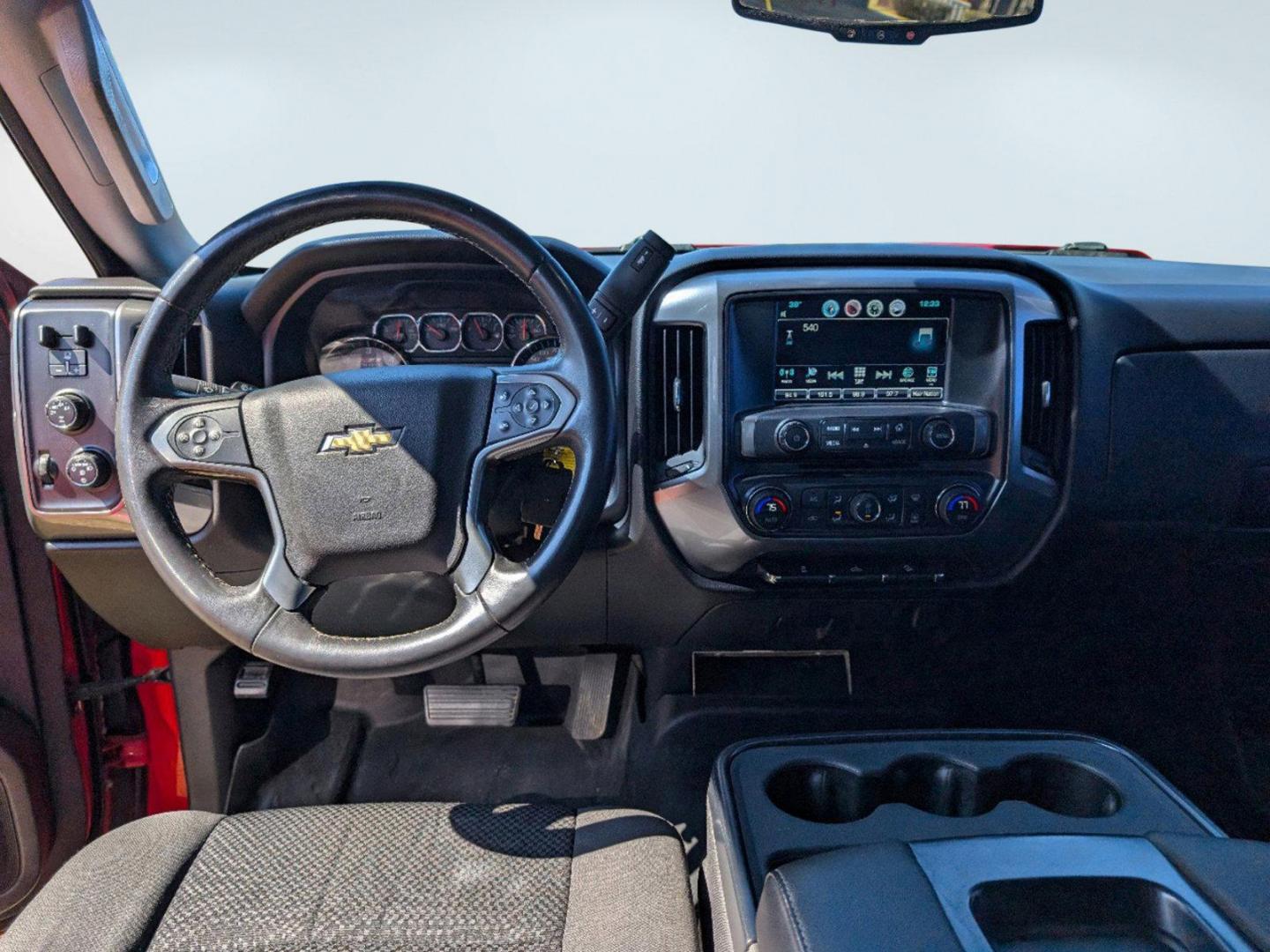 2016 /Jet Black Chevrolet Silverado 1500 LT (3GCUKREC2GG) with an Gas V8 5.3L/325 engine, 6-Speed Automatic transmission, located at 3959 U.S. 80 W, Phenix City, AL, 36870, (334) 297-4885, 32.469296, -85.135185 - 2016 Chevrolet Silverado 1500 LT - Photo#13