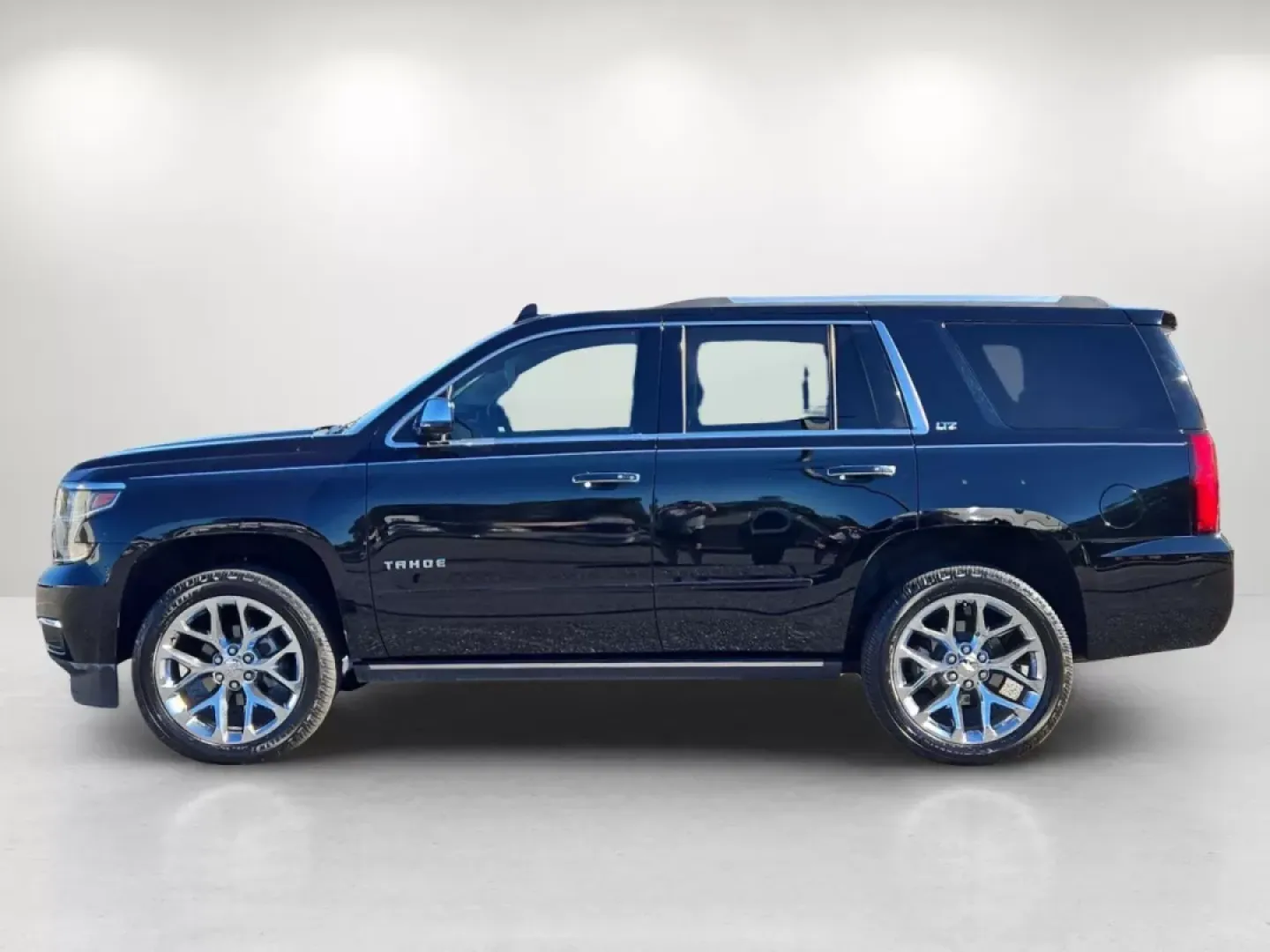 2016 /Jet Black Chevrolet Tahoe LTZ (1GNSCCKCXGR) with an Other engine, located at 7000 Northlake Connector, Columbus, GA, 31904, (706) 987-8085, 32.524975, -84.978134 - **Adventure Awaits with the 2016 Chevrolet Tahoe LTZ - Gils Auto, Phenix City, AL**<br /> <br /> Are you ready to elevate your family road trips or weekend adventures? Look no further than the 2016 Chevrolet Tahoe LTZ, an SUV that balances luxury, performance, and versatility. This stunning vehicle - Photo#9