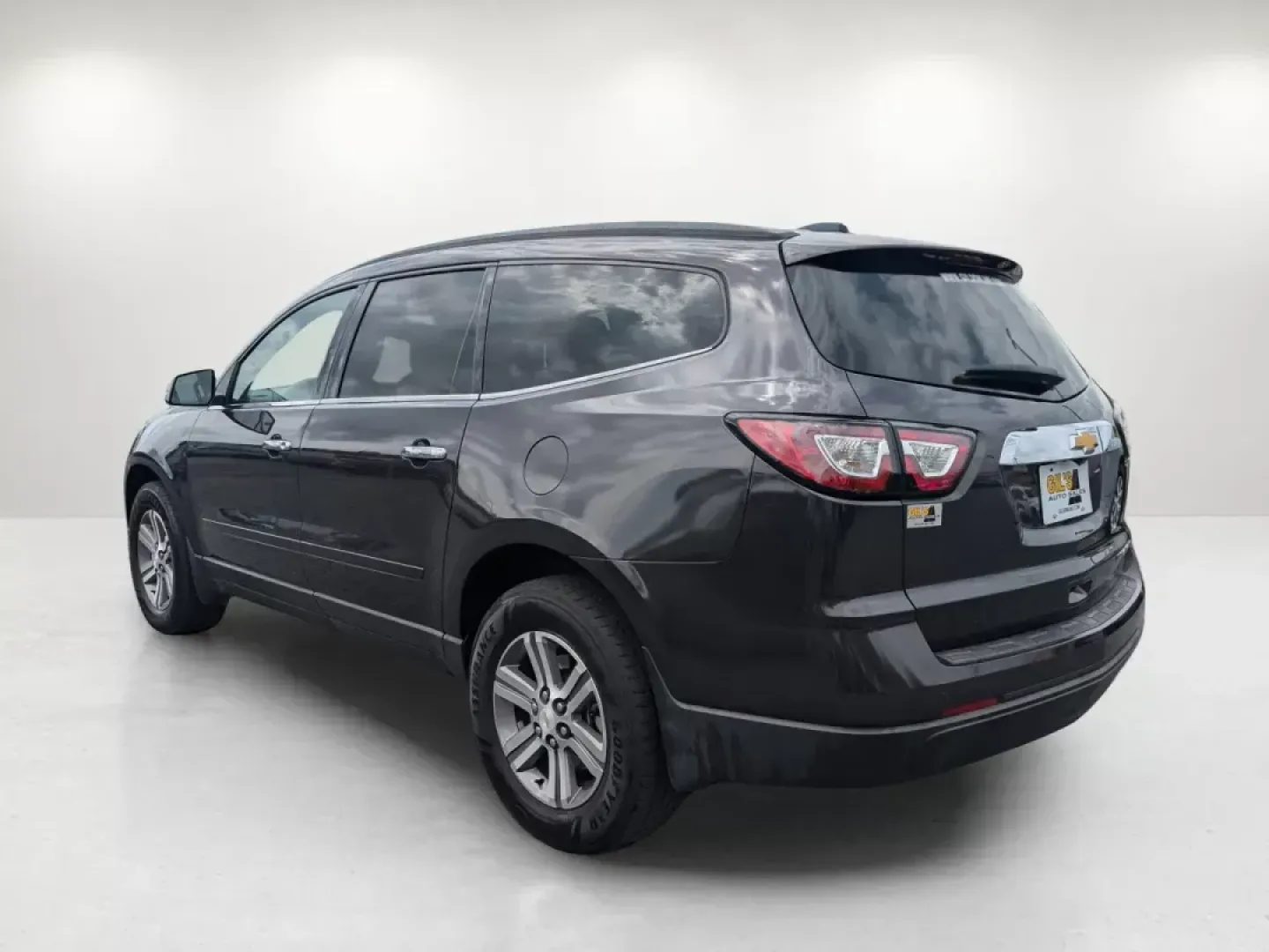2016 /Ebony Chevrolet Traverse LT (1GNKRGKD7GJ) with an Other engine, located at 5115 14th Ave., Columbus, GA, 31904, (706) 323-0345, 32.511494, -84.971046 - **Experience Family Adventures with the 2016 Chevrolet Traverse LT at Gils Auto!**<br /> <br /> Are you seeking a versatile family SUV that blends comfort, safety, and style? Look no further than this stunning 2016 Chevrolet Traverse LT, now available at Gils Auto in Columbus, GA. With ample seating - Photo#6