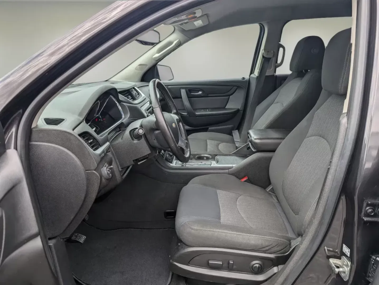 2016 /Ebony Chevrolet Traverse LT (1GNKRGKD7GJ) with an Other engine, located at 5115 14th Ave., Columbus, GA, 31904, (706) 323-0345, 32.511494, -84.971046 - **Experience Family Adventures with the 2016 Chevrolet Traverse LT at Gils Auto!**<br /> <br /> Are you seeking a versatile family SUV that blends comfort, safety, and style? Look no further than this stunning 2016 Chevrolet Traverse LT, now available at Gils Auto in Columbus, GA. With ample seating - Photo#9