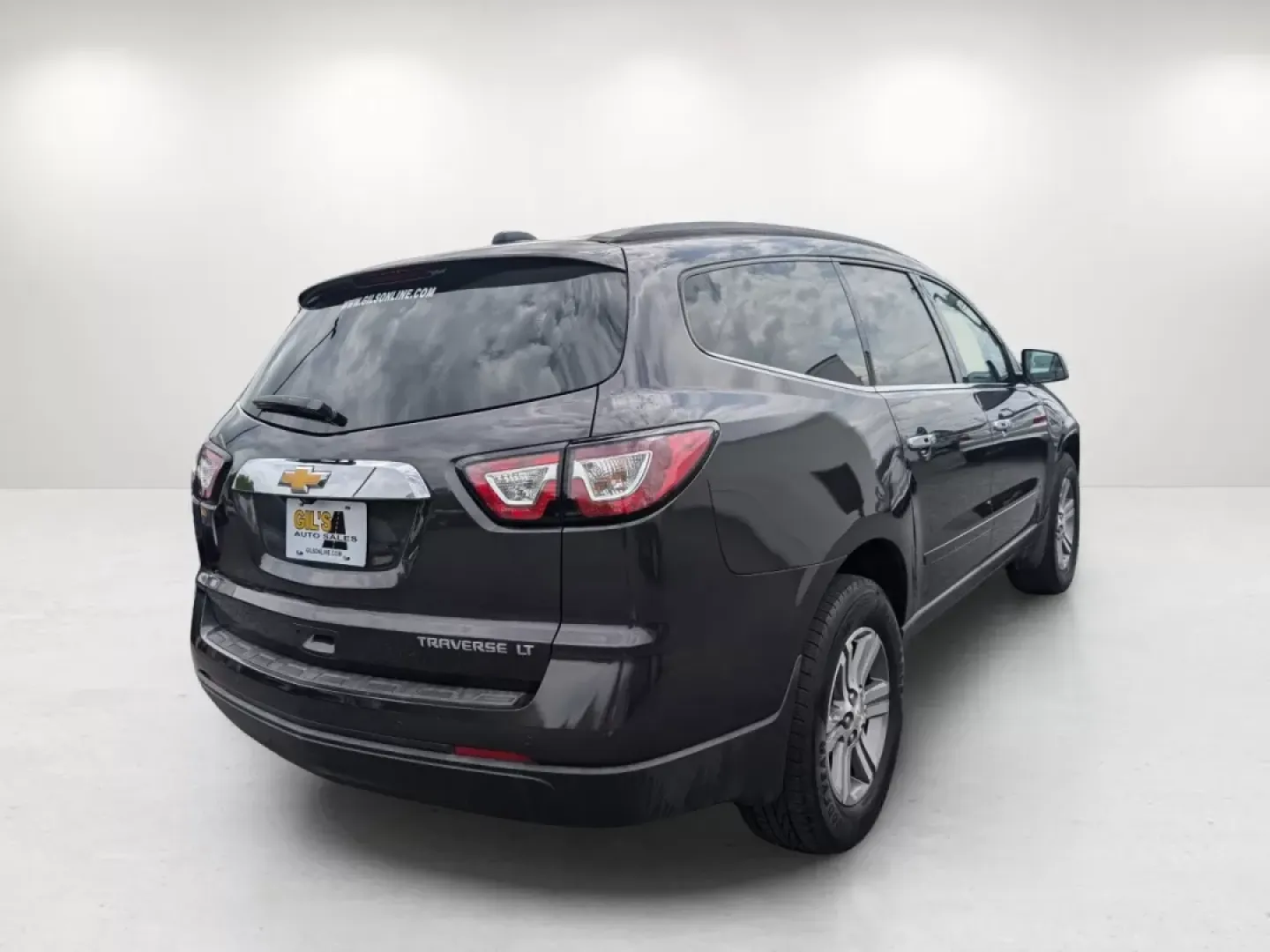 2016 /Ebony Chevrolet Traverse LT (1GNKRGKD7GJ) with an Other engine, located at 3959 U.S. 80 W, Phenix City, AL, 36870, (334) 297-4885, 32.469296, -85.135185 - **Experience Family Adventures with the 2016 Chevrolet Traverse LT at Gils Auto!**<br /> <br /> Are you seeking a versatile family SUV that blends comfort, safety, and style? Look no further than this stunning 2016 Chevrolet Traverse LT, now available at Gils Auto in Columbus, GA. With ample seating - Photo#4