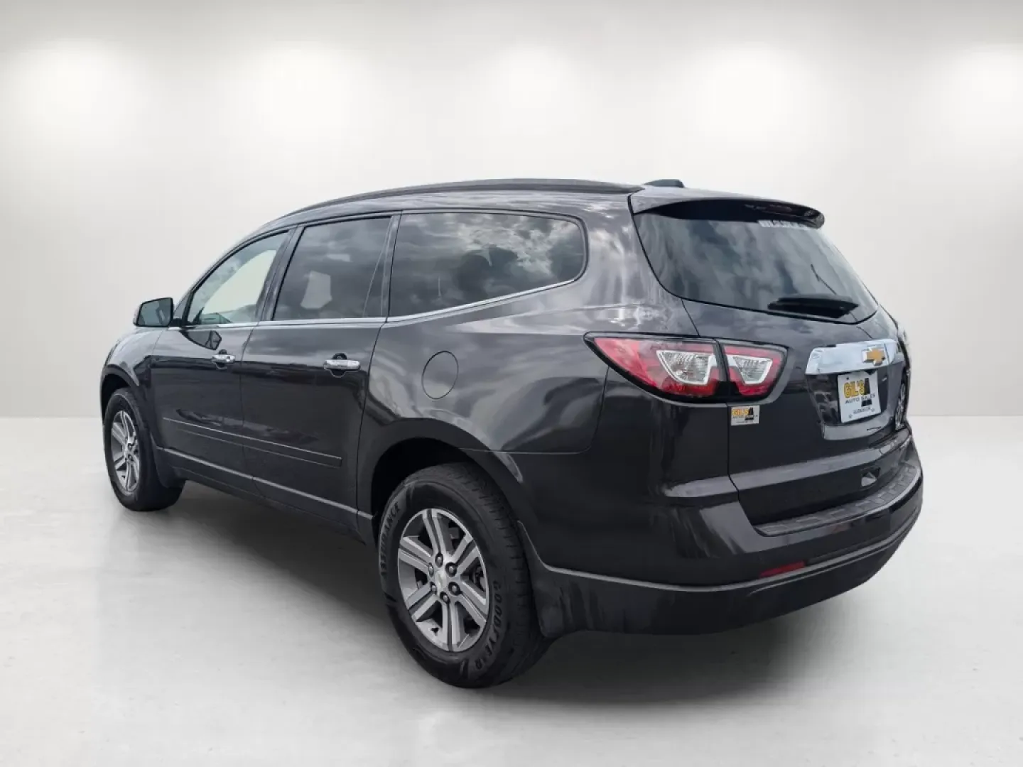 2016 /Ebony Chevrolet Traverse LT (1GNKRGKD7GJ) with an Other engine, located at 3959 U.S. 80 W, Phenix City, AL, 36870, (334) 297-4885, 32.469296, -85.135185 - **Experience Family Adventures with the 2016 Chevrolet Traverse LT at Gils Auto!**<br /> <br /> Are you seeking a versatile family SUV that blends comfort, safety, and style? Look no further than this stunning 2016 Chevrolet Traverse LT, now available at Gils Auto in Columbus, GA. With ample seating - Photo#6