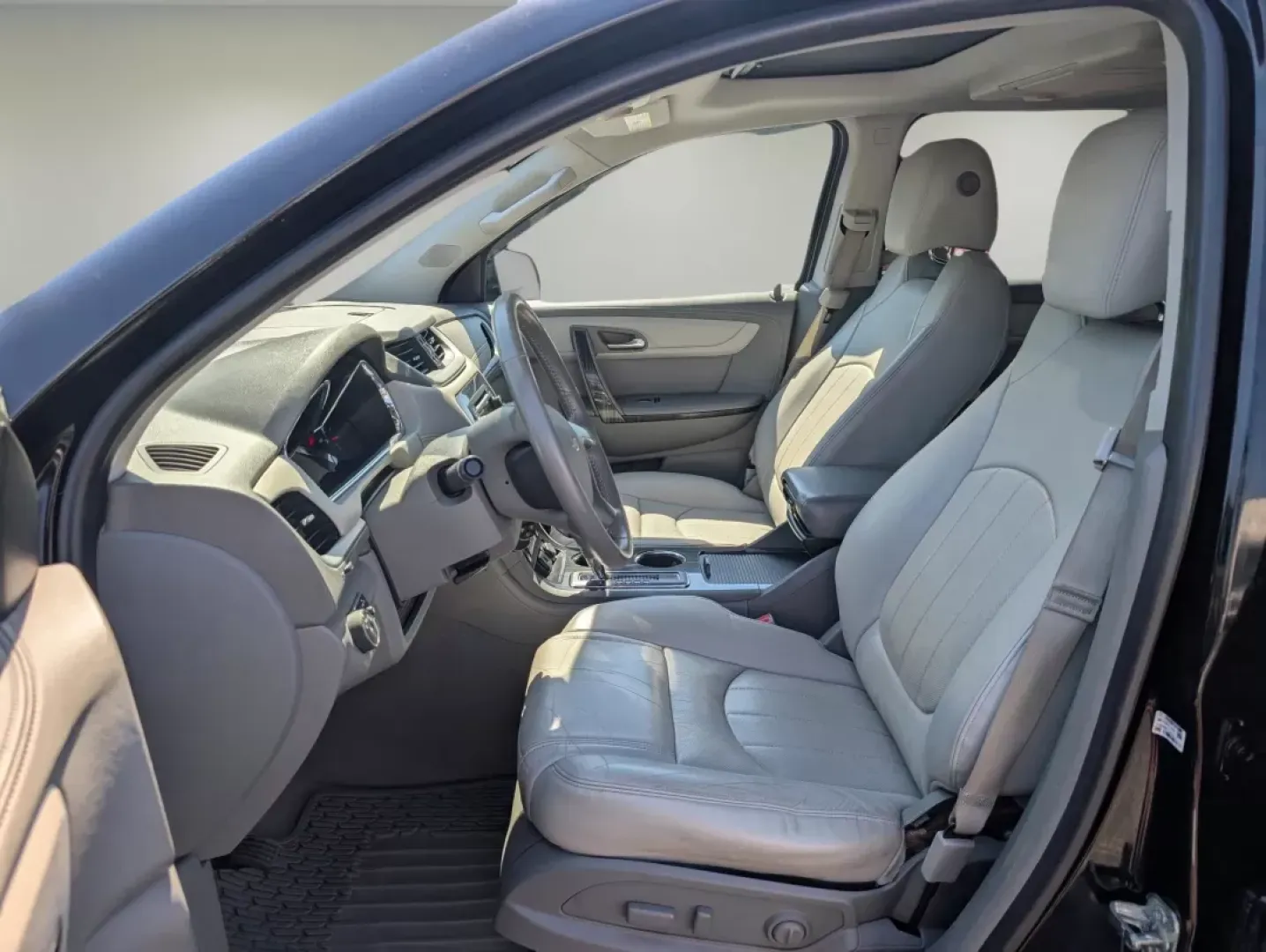 2016 /Dark Titanium/Light Titanium Chevrolet Traverse LTZ (1GNKRJKD2GJ) with an Other engine, located at 521 Old Farm Lane Rd, Prattville, AL, 36066, (334) 325-1505, 32.482460, -86.416367 - **Adventure Awaits: Discover Your Family-Friendly 2016 Chevrolet Traverse LTZ at Gils Auto in Phenix City, AL!**<br /> <br /> Are you in search of the perfect SUV that balances family comfort with powerful performance? Look no further than this stunning 2016 Chevrolet Traverse LTZ, now available at - Photo#9