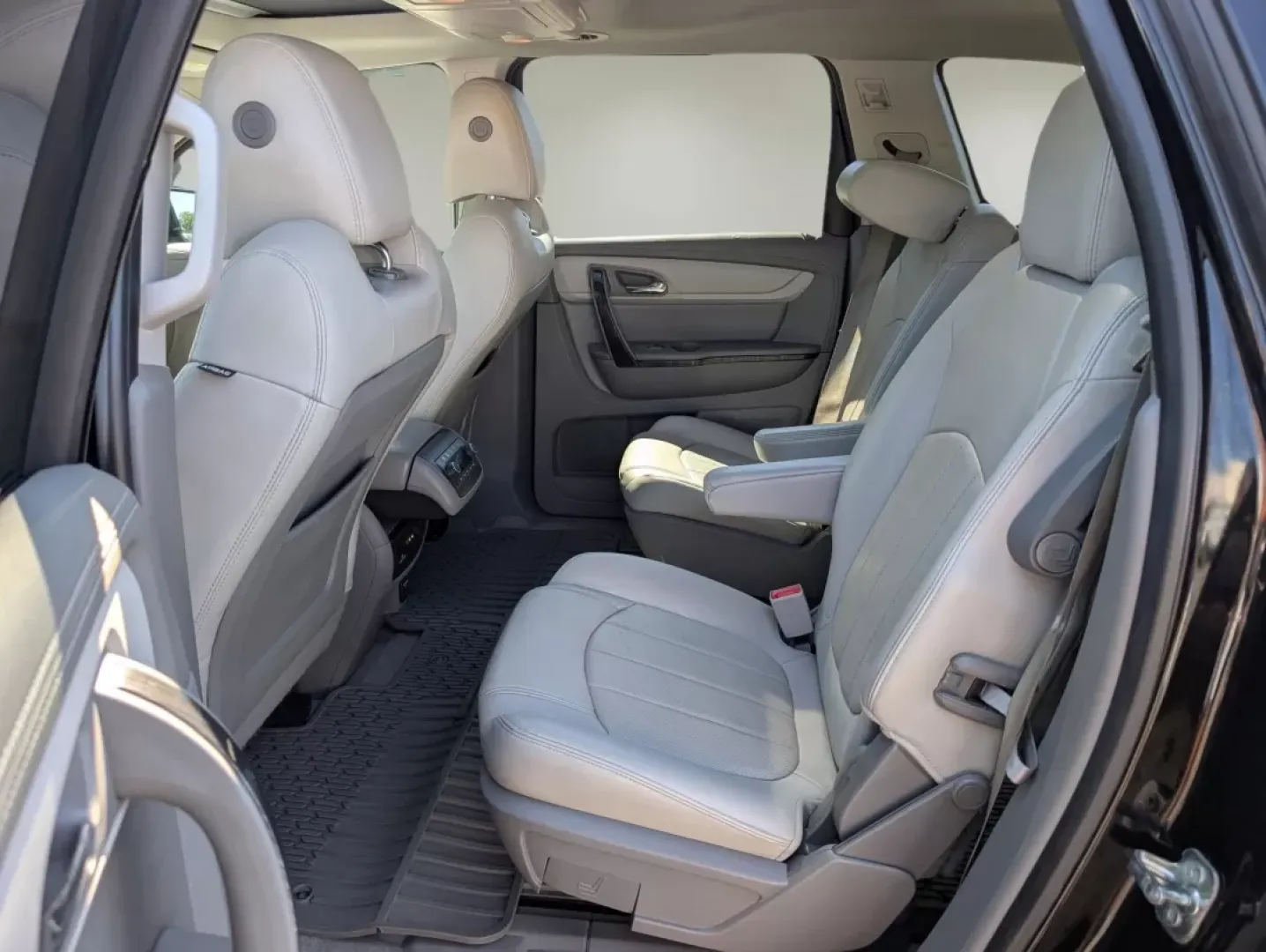 2016 /Dark Titanium/Light Titanium Chevrolet Traverse LTZ (1GNKRJKD2GJ) with an Other engine, located at 521 Old Farm Lane Rd, Prattville, AL, 36066, (334) 325-1505, 32.482460, -86.416367 - **Adventure Awaits: Discover Your Family-Friendly 2016 Chevrolet Traverse LTZ at Gils Auto in Phenix City, AL!**<br /> <br /> Are you in search of the perfect SUV that balances family comfort with powerful performance? Look no further than this stunning 2016 Chevrolet Traverse LTZ, now available at - Photo#10