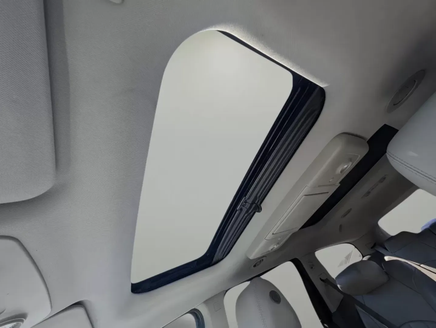 2016 /Dark Titanium/Light Titanium Chevrolet Traverse LTZ (1GNKRJKD2GJ) with an Other engine, located at 521 Old Farm Lane Rd, Prattville, AL, 36066, (334) 325-1505, 32.482460, -86.416367 - **Adventure Awaits: Discover Your Family-Friendly 2016 Chevrolet Traverse LTZ at Gils Auto in Phenix City, AL!**<br /> <br /> Are you in search of the perfect SUV that balances family comfort with powerful performance? Look no further than this stunning 2016 Chevrolet Traverse LTZ, now available at - Photo#16