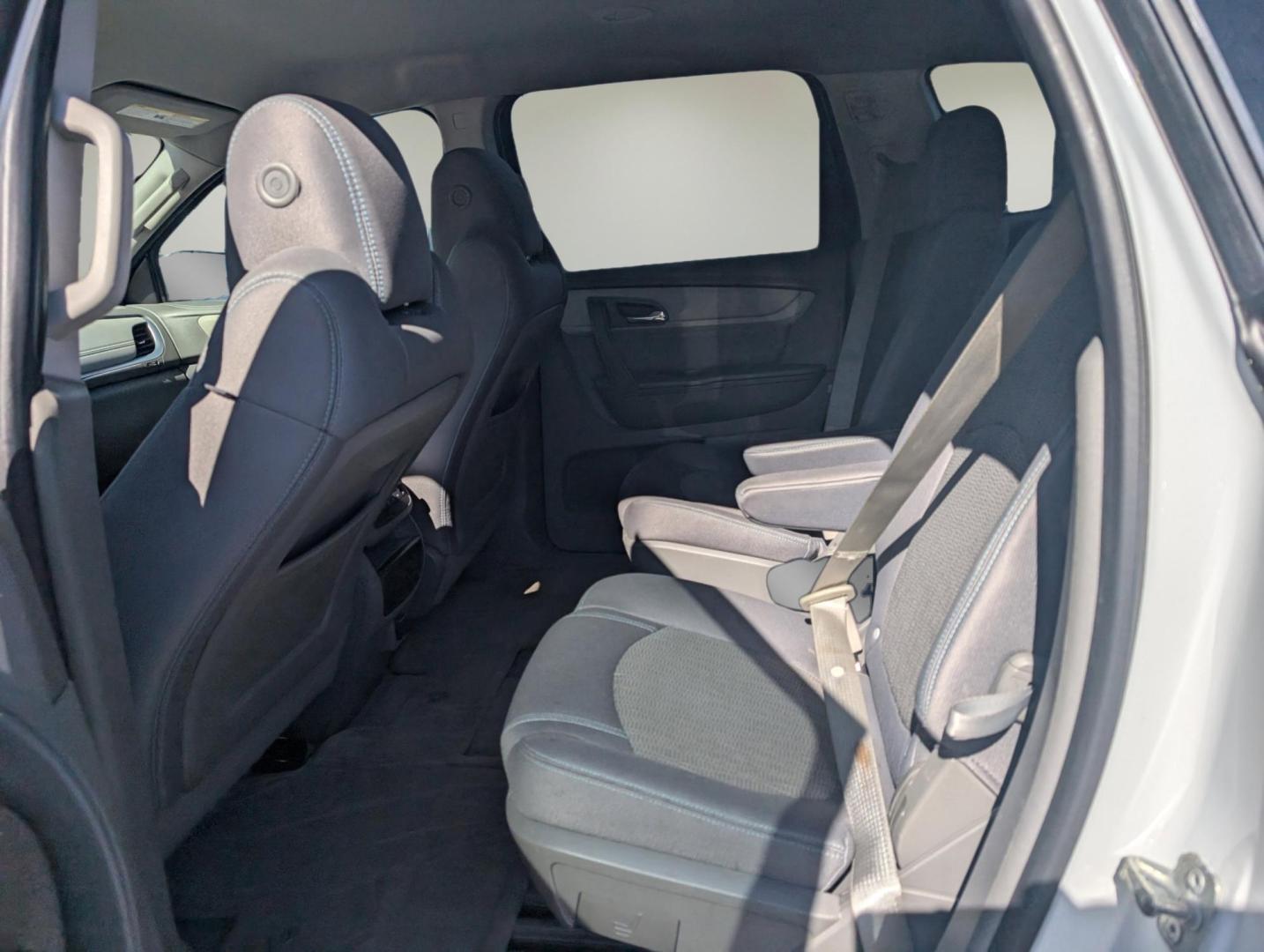 2016 /Dark Titanium/Light Titanium Chevrolet Traverse LT (1GNKRHKD5GJ) with an Gas V6 3.6L/217 engine, 6-Speed Automatic transmission, located at 5115 14th Ave., Columbus, GA, 31904, (706) 323-0345, 32.511494, -84.971046 - 2016 Chevrolet Traverse LT - Photo#11