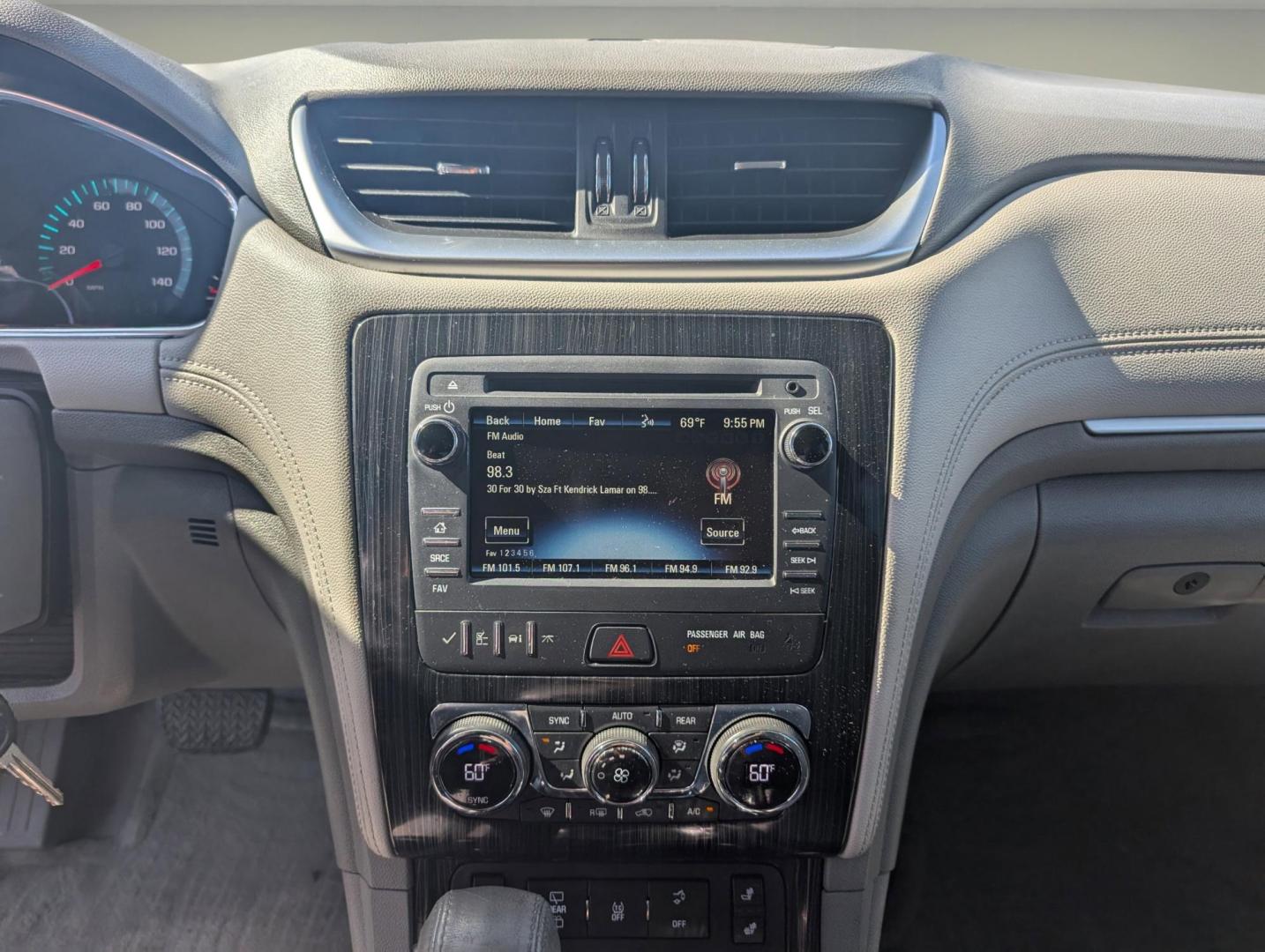 2016 /Dark Titanium/Light Titanium Chevrolet Traverse LT (1GNKRHKD5GJ) with an Gas V6 3.6L/217 engine, 6-Speed Automatic transmission, located at 5115 14th Ave., Columbus, GA, 31904, (706) 323-0345, 32.511494, -84.971046 - 2016 Chevrolet Traverse LT - Photo#15