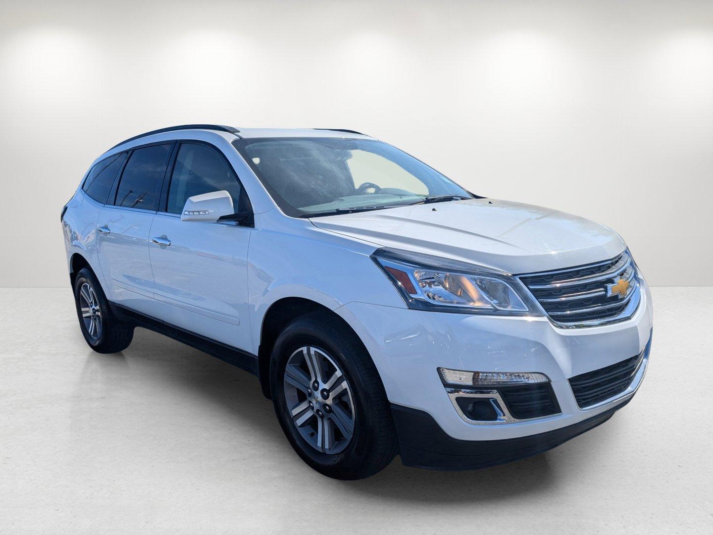 2016 /Dark Titanium/Light Titanium Chevrolet Traverse LT (1GNKRHKD5GJ) with an Gas V6 3.6L/217 engine, 6-Speed Automatic transmission, located at 5115 14th Ave., Columbus, GA, 31904, (706) 323-0345, 32.511494, -84.971046 - 2016 Chevrolet Traverse LT - Photo#2