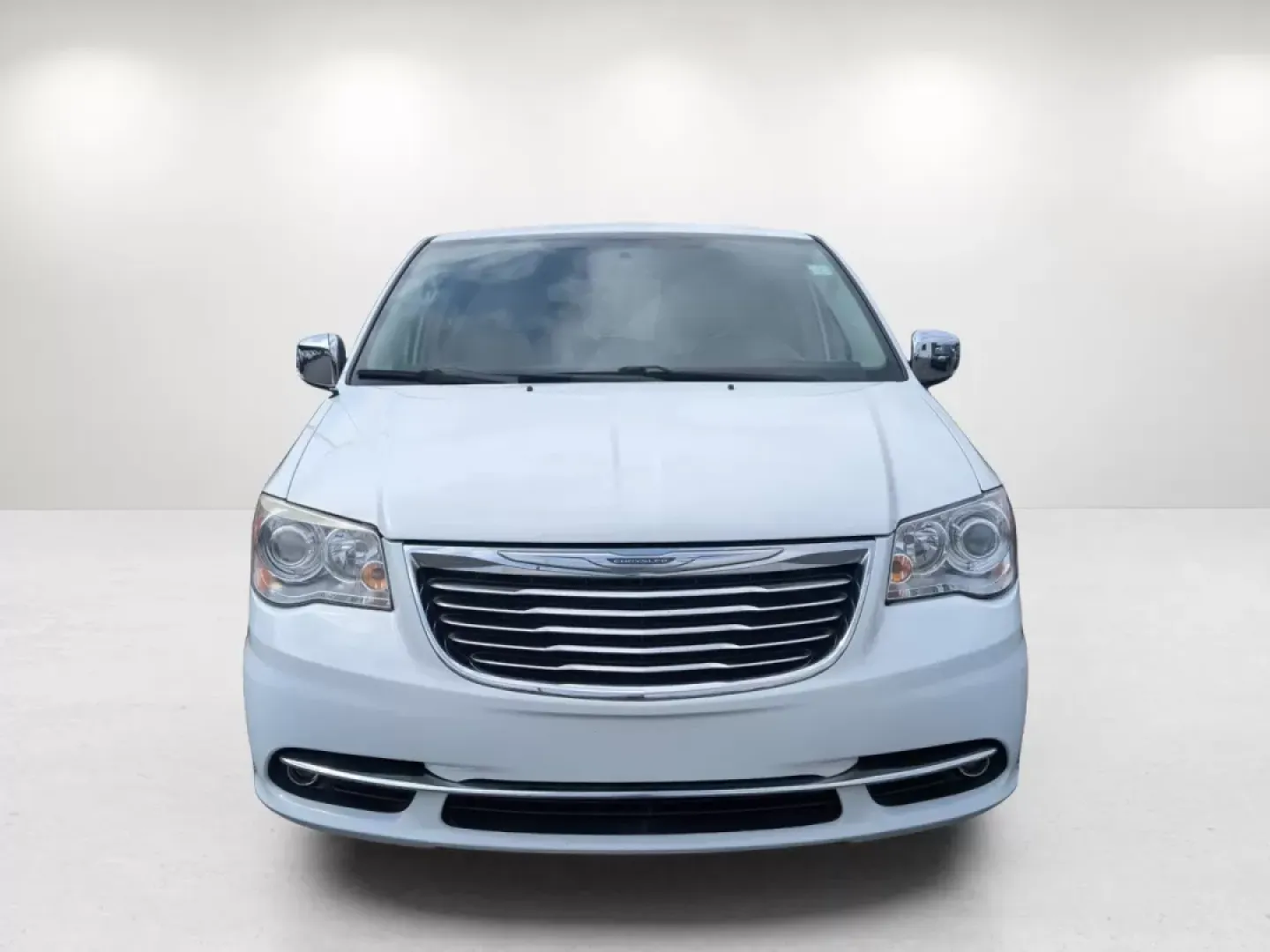2016 /Black/Light Graystone Chrysler Town and Country Limited Platinum (2C4RC1GG9GR) with an Other engine, located at 1430 Gateway Drive, Opelika, AL, 36801, (334) 239-0944, 32.637871, -85.409790 - **Discover the Ultimate Family Adventure with the 2016 Chrysler Town and Country at Gils Auto!**<br /> <br /> Are you on the lookout for a versatile vehicle that effortlessly combines comfort, technology, and space for your family's adventures? Look no further than this stunning 2016 Chrysler Town - Photo#1