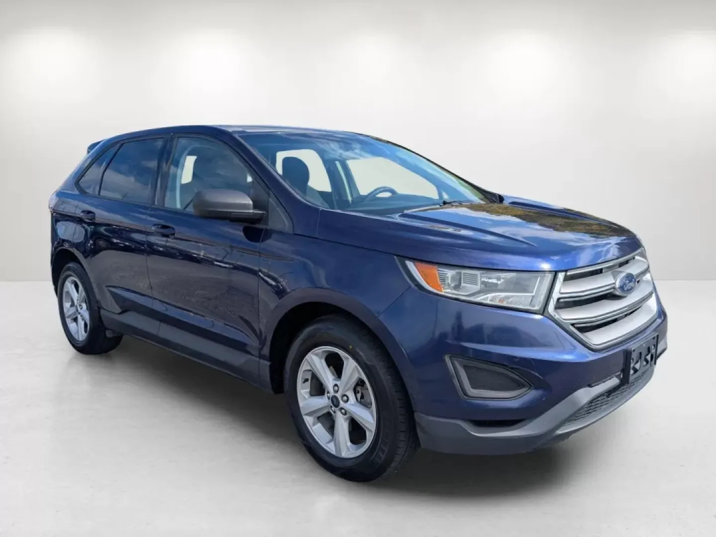 2016 Ford Edge SE (2FMPK3G92GB) with an Other engine, located at 3959 U.S. 80 W, Phenix City, AL, 36870, (334) 297-4885, 32.469296, -85.135185 - **Adventure Awaits with the 2016 Ford Edge SE Your Next Family SUV!**<br /> <br /> Are you ready to elevate your family adventures or daily commutes? Look no further than the 2016 Ford Edge SE, a versatile SUV designed for families on the go, budget-conscious buyers, or anyone seeking a reliable ve - Photo#3