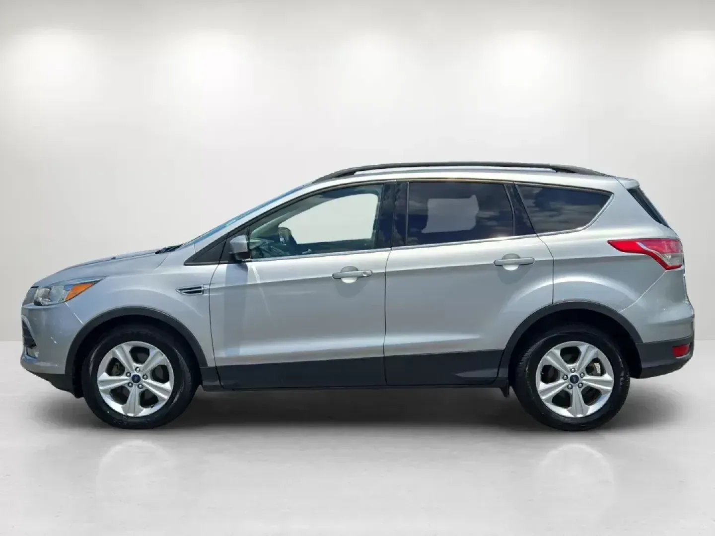 2016 Ford Escape SE (1FMCU0GX3GU) with an Other engine, located at 804 22nd Ave, Phenix City, AL, 36870, (334) 297-1860, 32.484749, -85.024475 - Explore a world of adventure and daily convenience with the 2016 Ford Escape SE, proudly offered by Gils Auto - Phenix City #2, your premier Buy Here Pay Here dealership located at 804 22nd Ave, Phenix City, AL 36870. This versatile SUV is perfect for growing families, budget-conscious buyers, or co - Photo#7