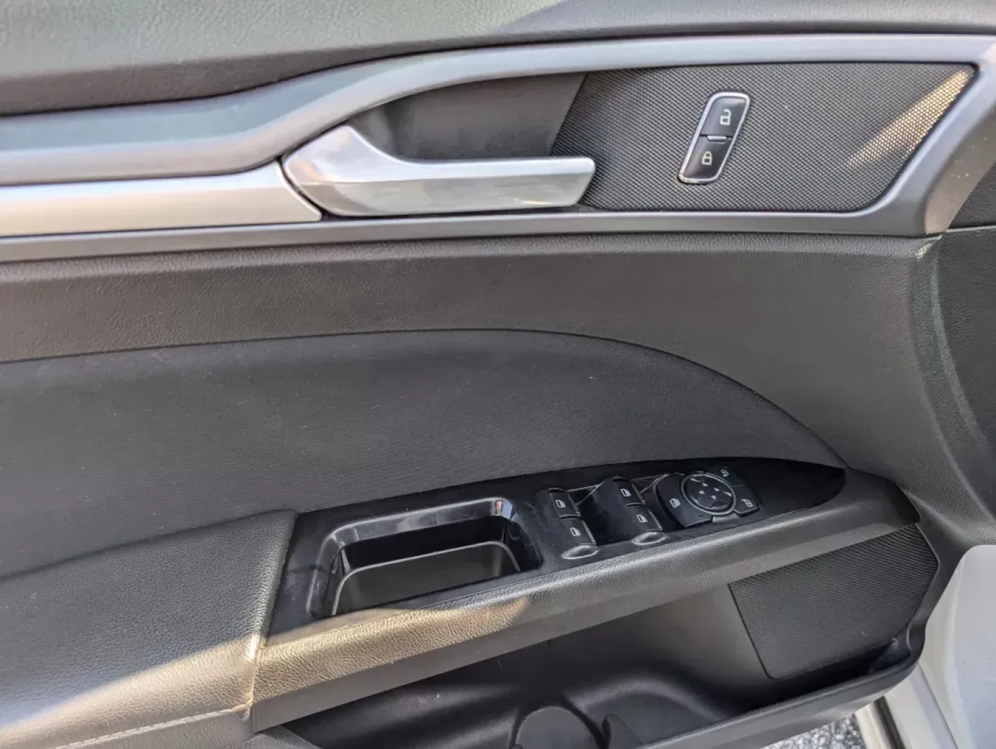 2016 Ford Fusion SE (1FA6P0H72G5) with an Regular Unleaded I-4 2.5 L/152 engine, 6-Speed Automatic w/OD transmission, located at 521 Old Farm Lane Rd, Prattville, AL, 36066, (334) 325-1505, 32.482460, -86.416367 - 2016 Ford Fusion SE - Photo#8