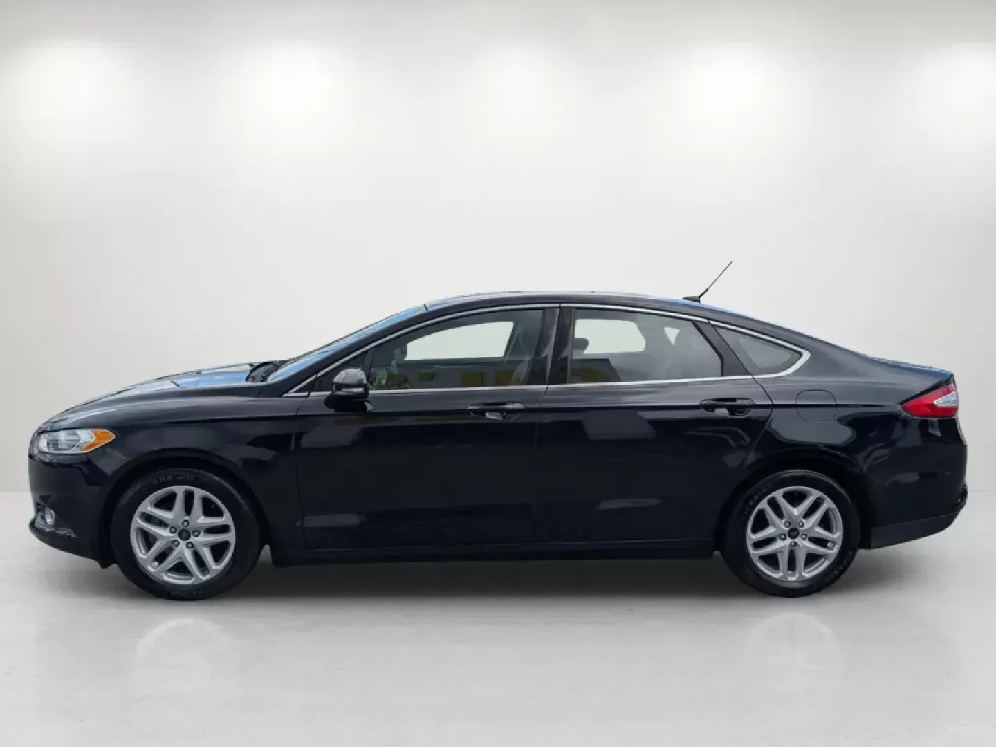 2016 Ford Fusion SE (1FA6P0HD6G5) with an Other engine, located at 804 22nd Ave, Phenix City, AL, 36870, (334) 297-1860, 32.484749, -85.024475 - **Drive Your Future with Confidence 2016 Ford Fusion SE at Gils Auto in Phenix City, AL!**<br /> <br /> Are you searching for the perfect vehicle that balances style, efficiency, and functionality? Look no further! The 2016 Ford Fusion SE is an exceptional choice for budget-conscious buyers and gro - Photo#7